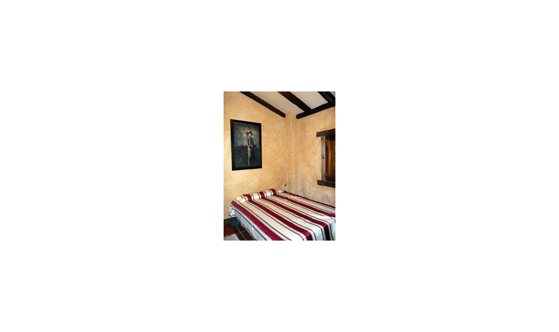 Resale - House -
Almayate