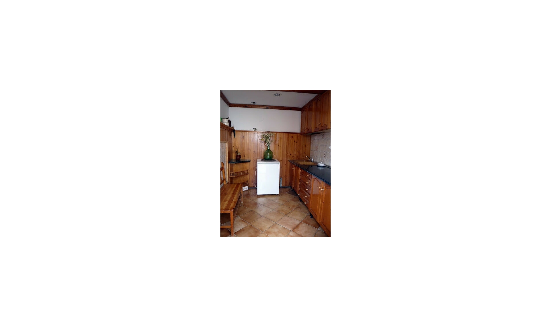 Resale - House -
Almayate