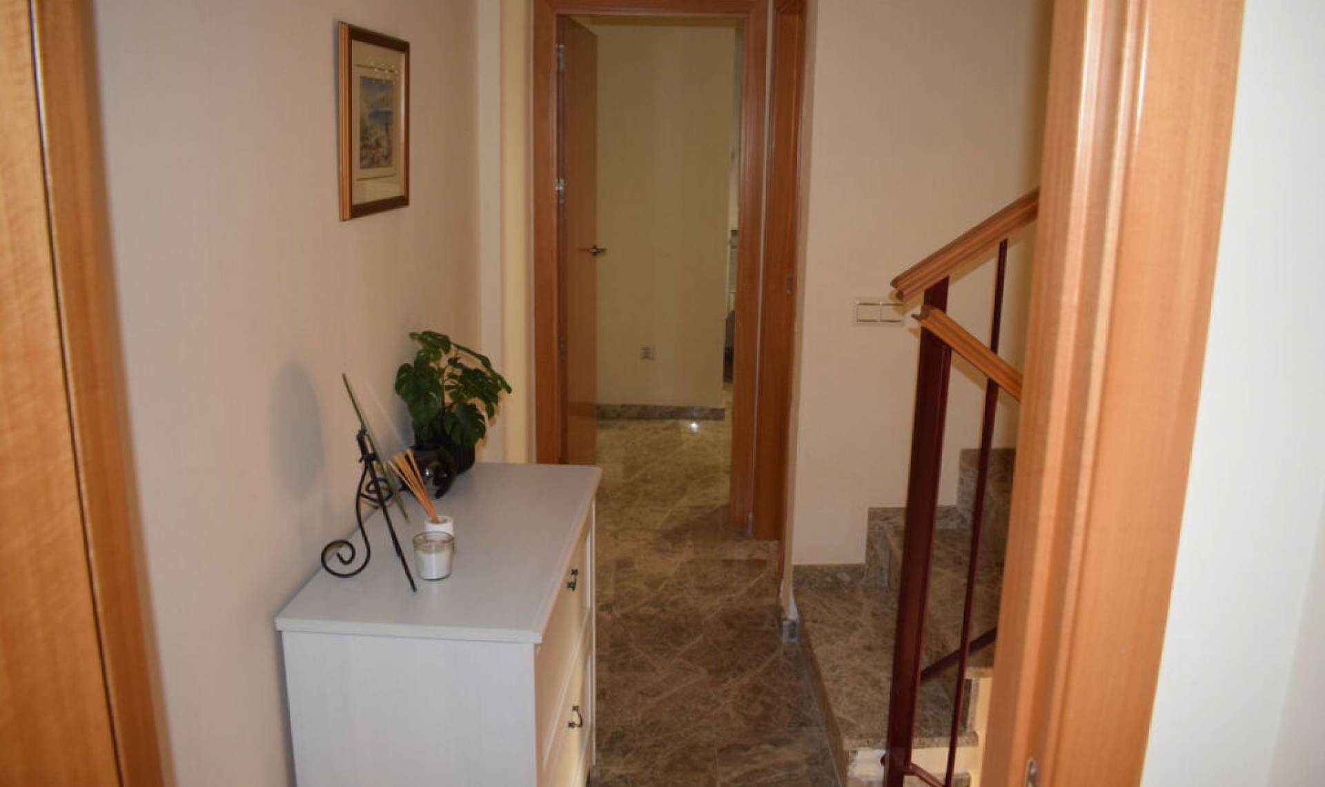 Resale - House -
Almayate