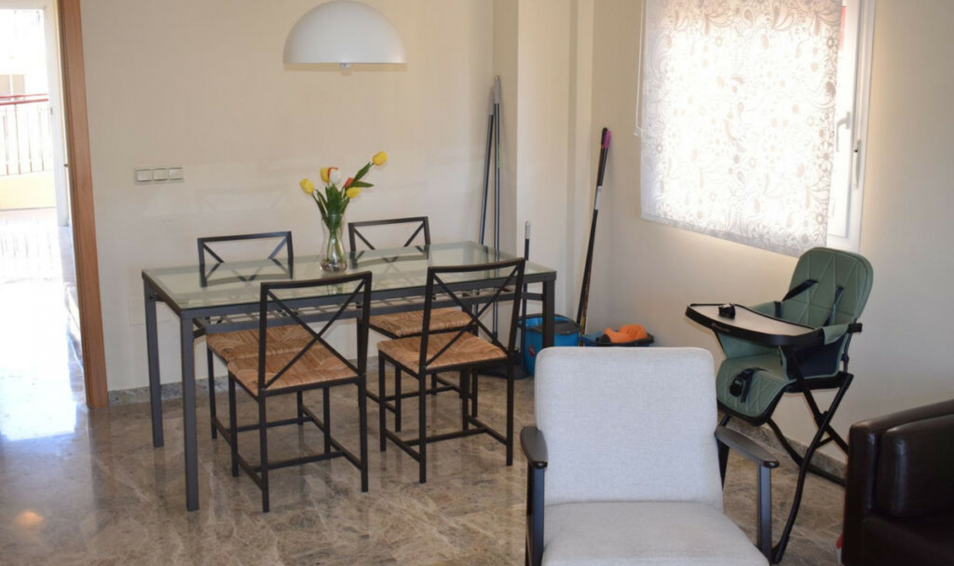 Resale - House -
Almayate