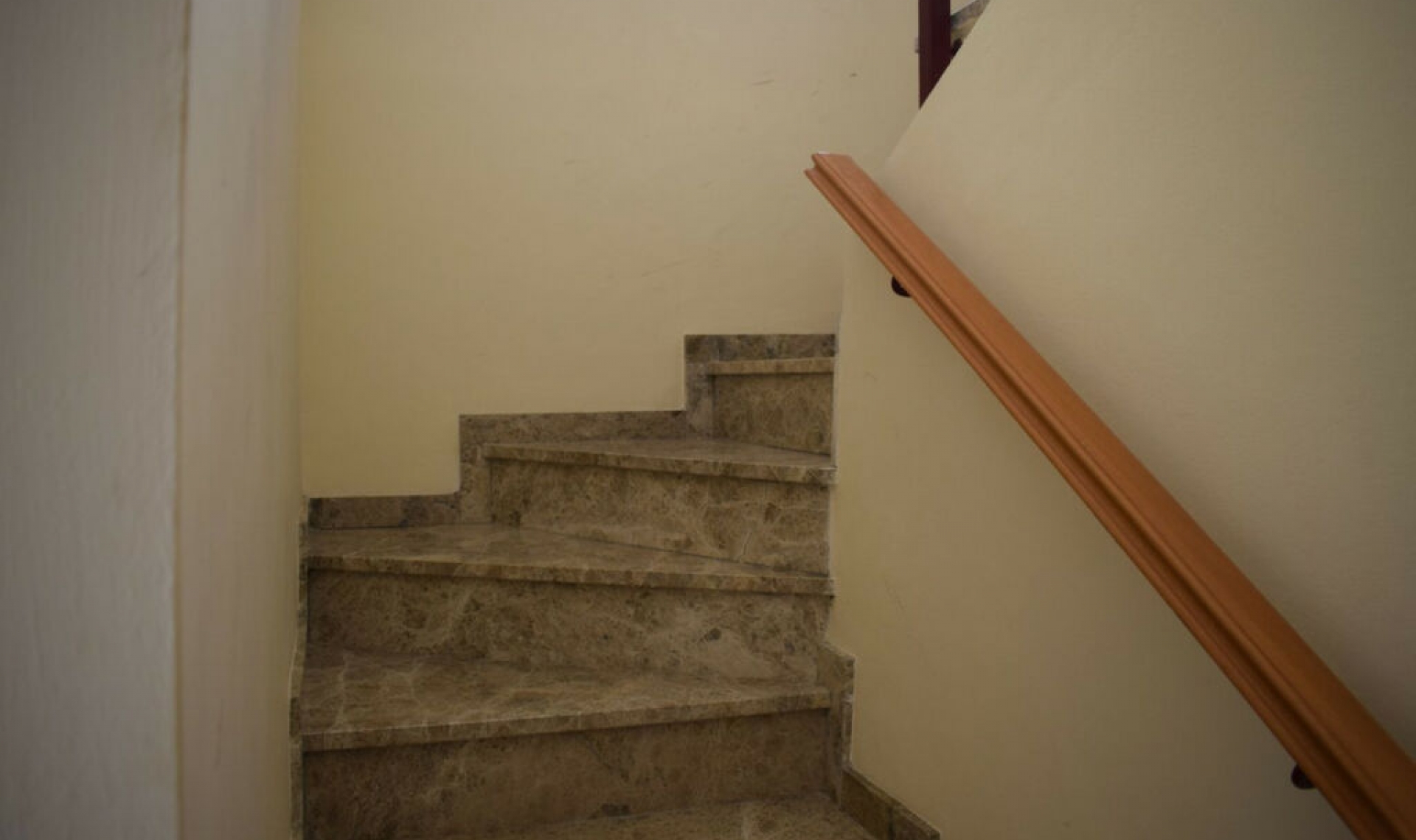 Resale - House -
Almayate