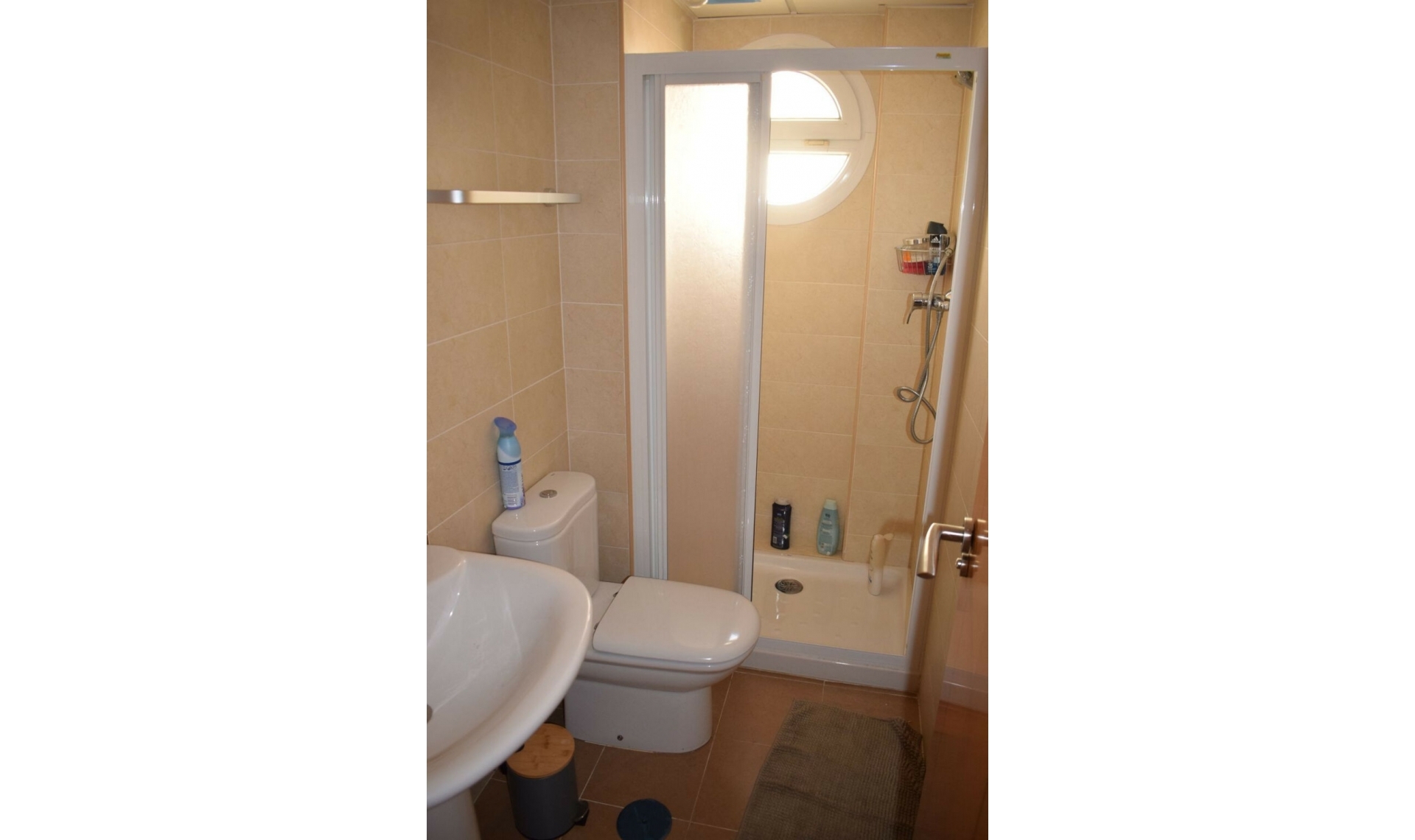 Resale - House -
Almayate