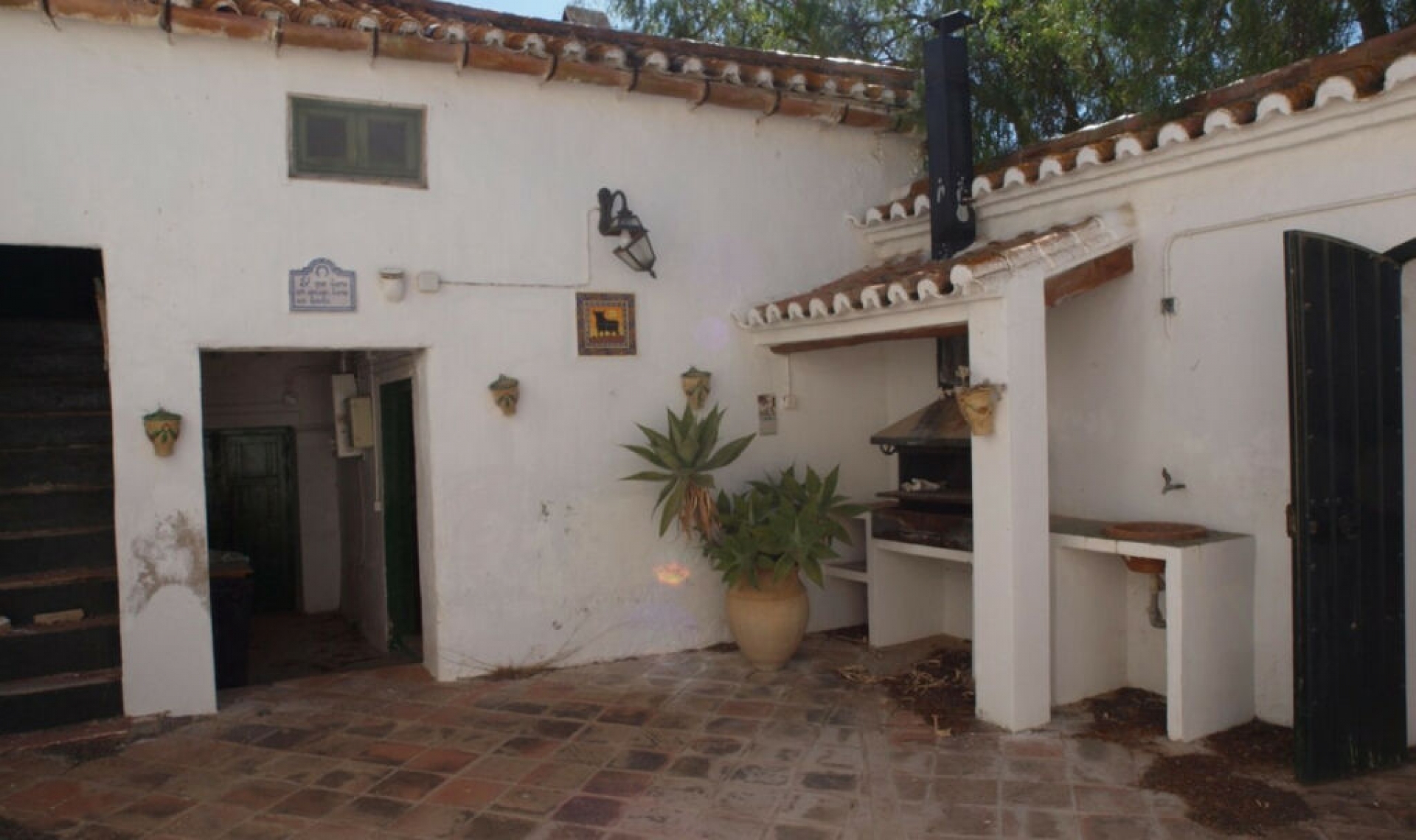 Resale - House -
Almayate