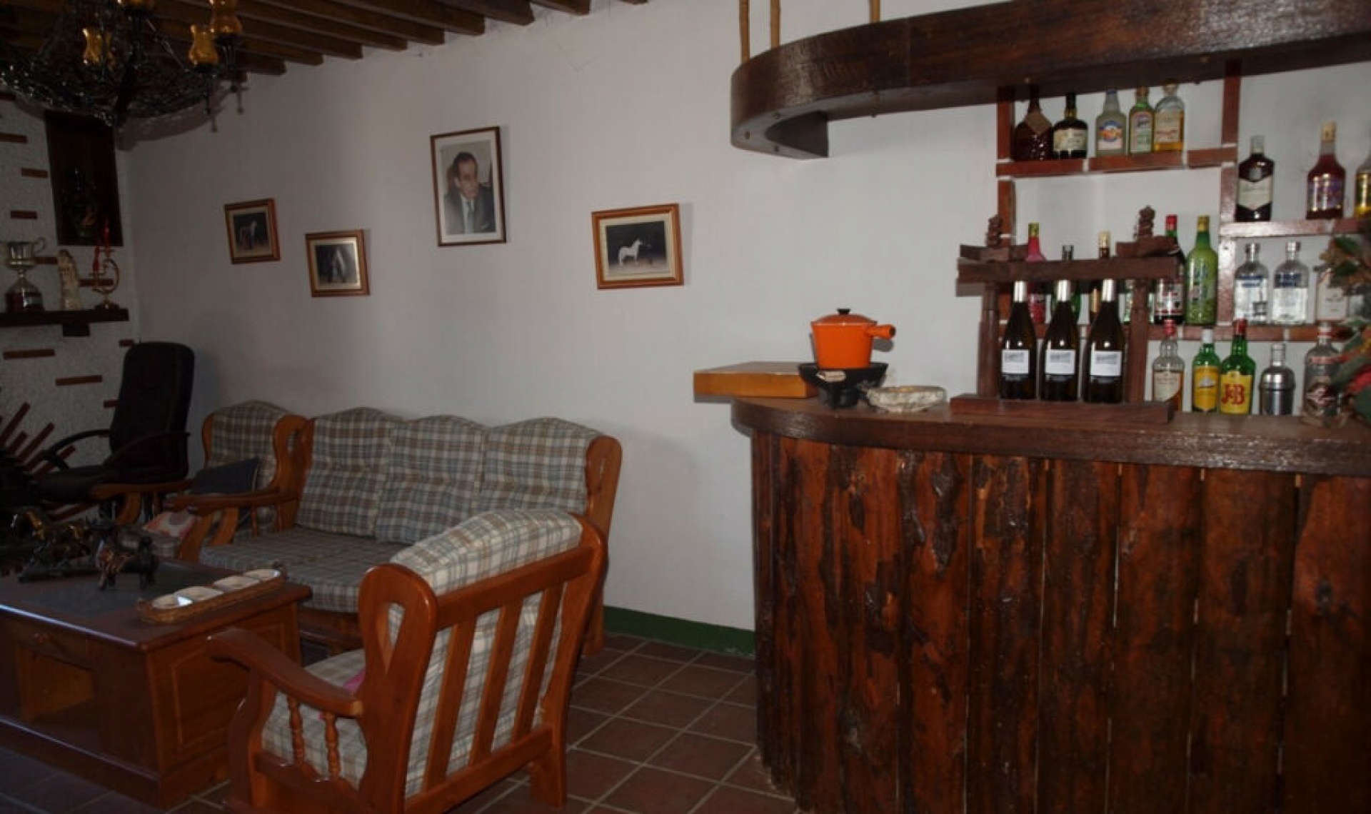 Resale - House -
Almayate