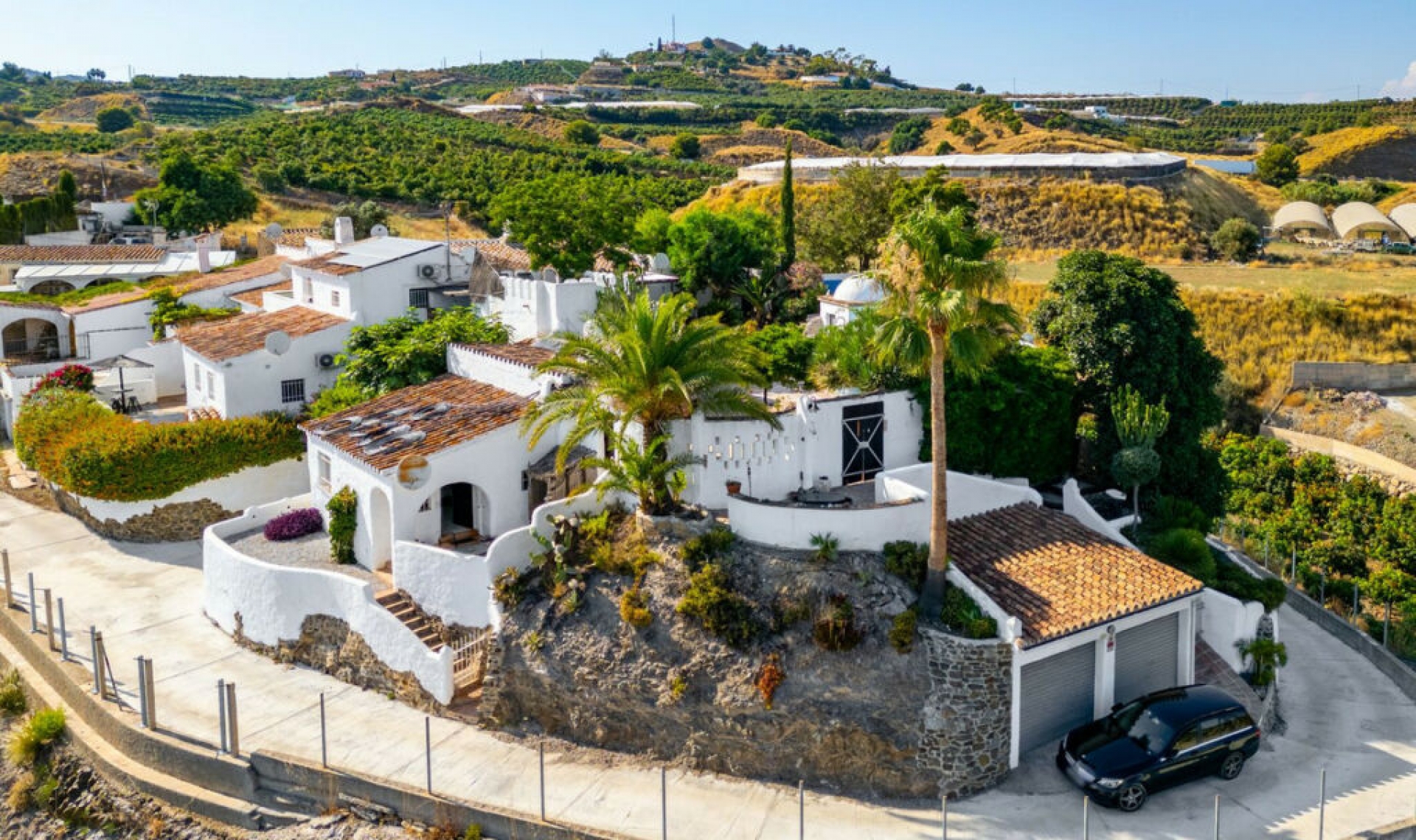 Resale - House -
Almayate