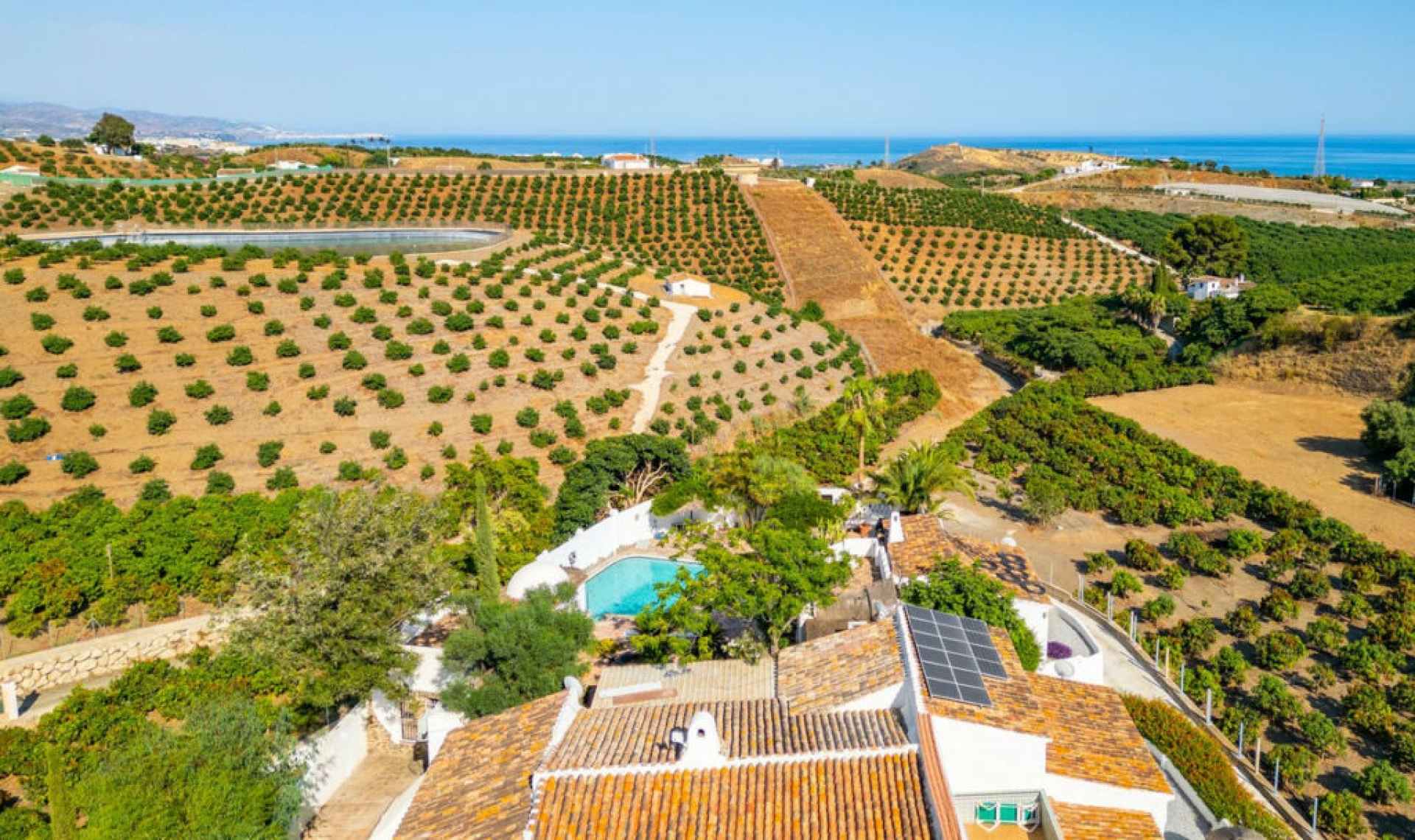 Resale - House -
Almayate