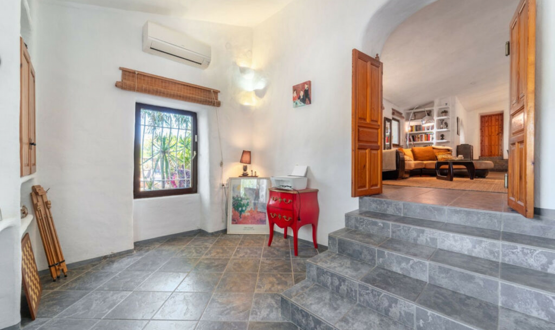 Resale - House -
Almayate