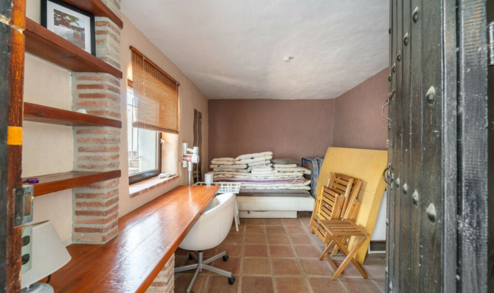 Resale - House -
Almayate