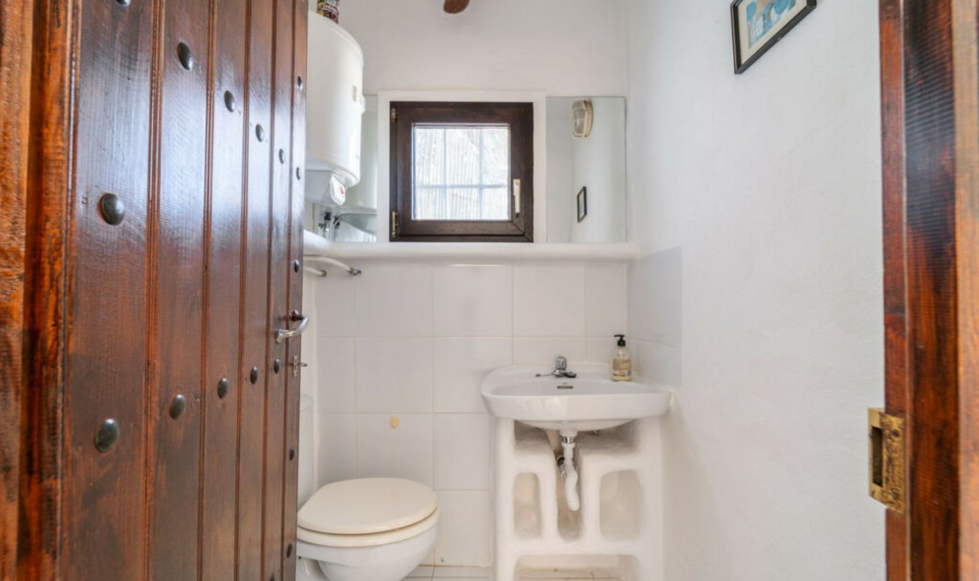 Resale - House -
Almayate