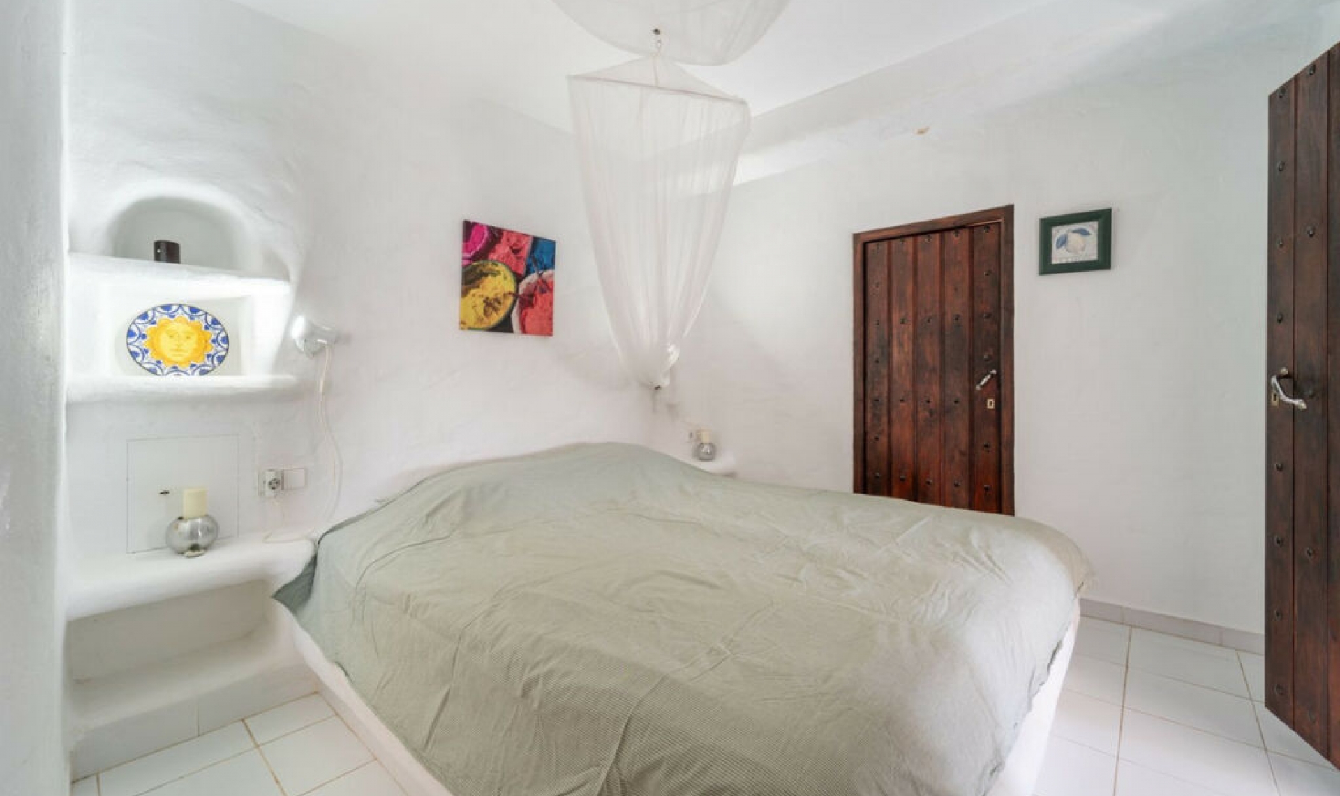 Resale - House -
Almayate