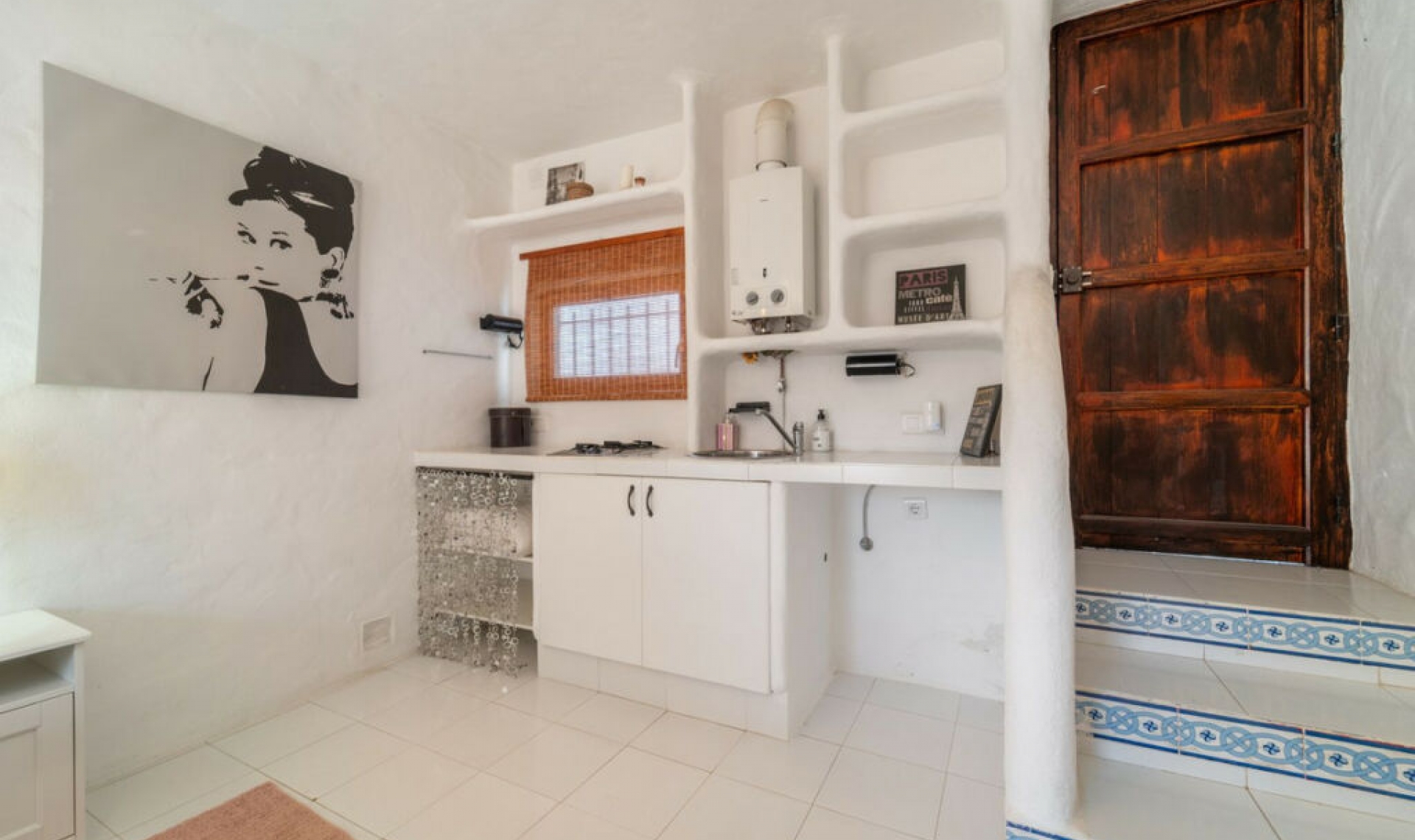 Resale - House -
Almayate