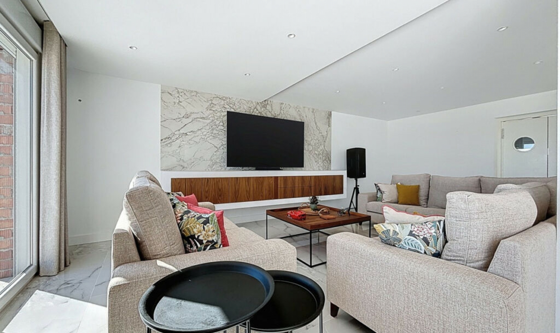 Resale - House -
Almayate