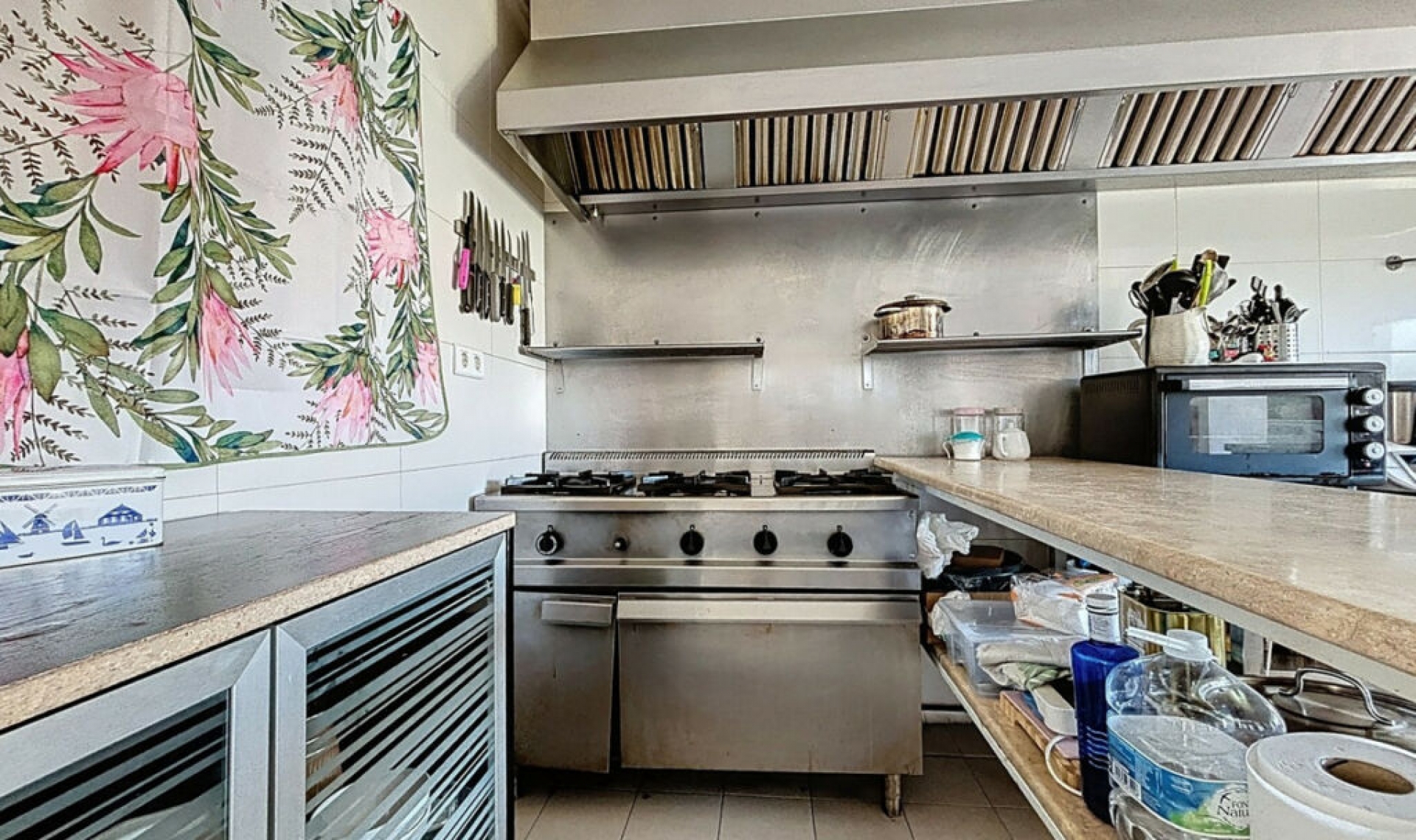 Resale - House -
Almayate