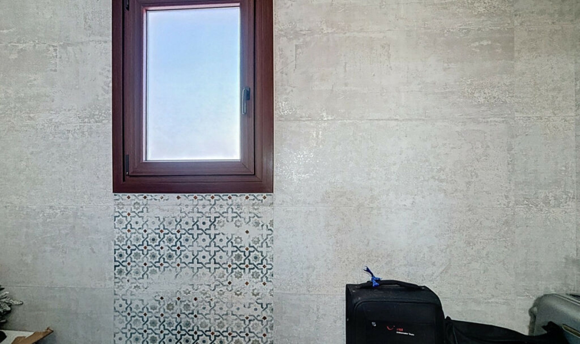 Resale - House -
Almayate