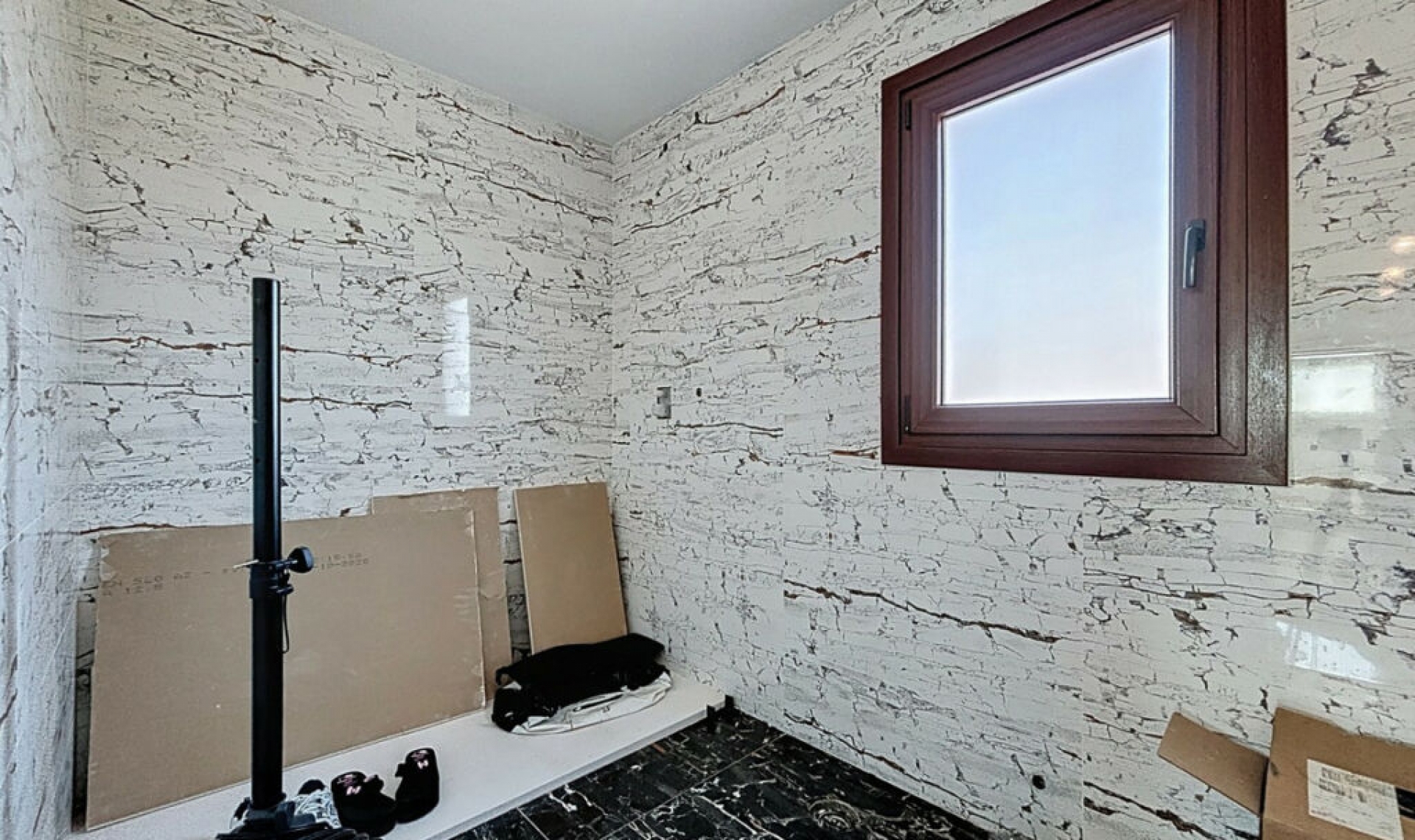 Resale - House -
Almayate