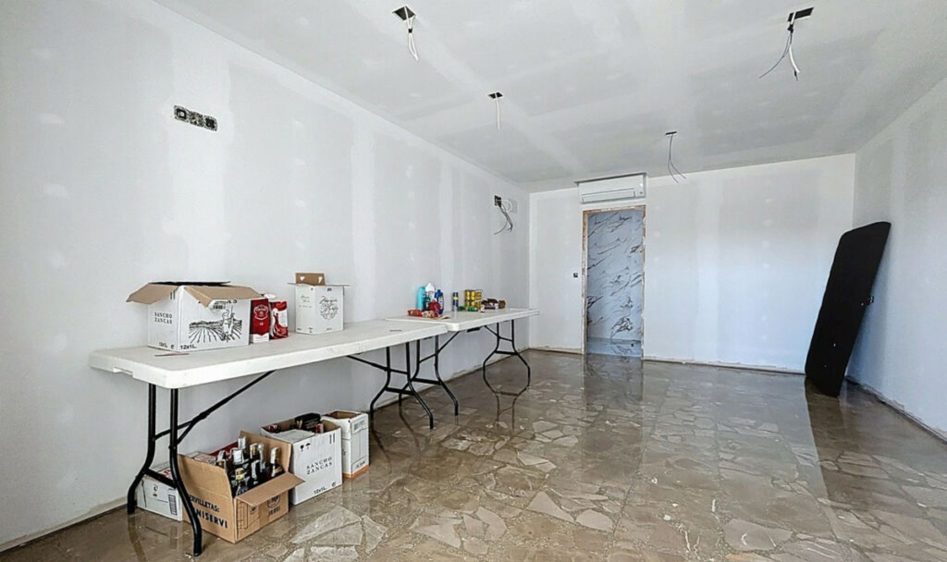 Resale - House -
Almayate