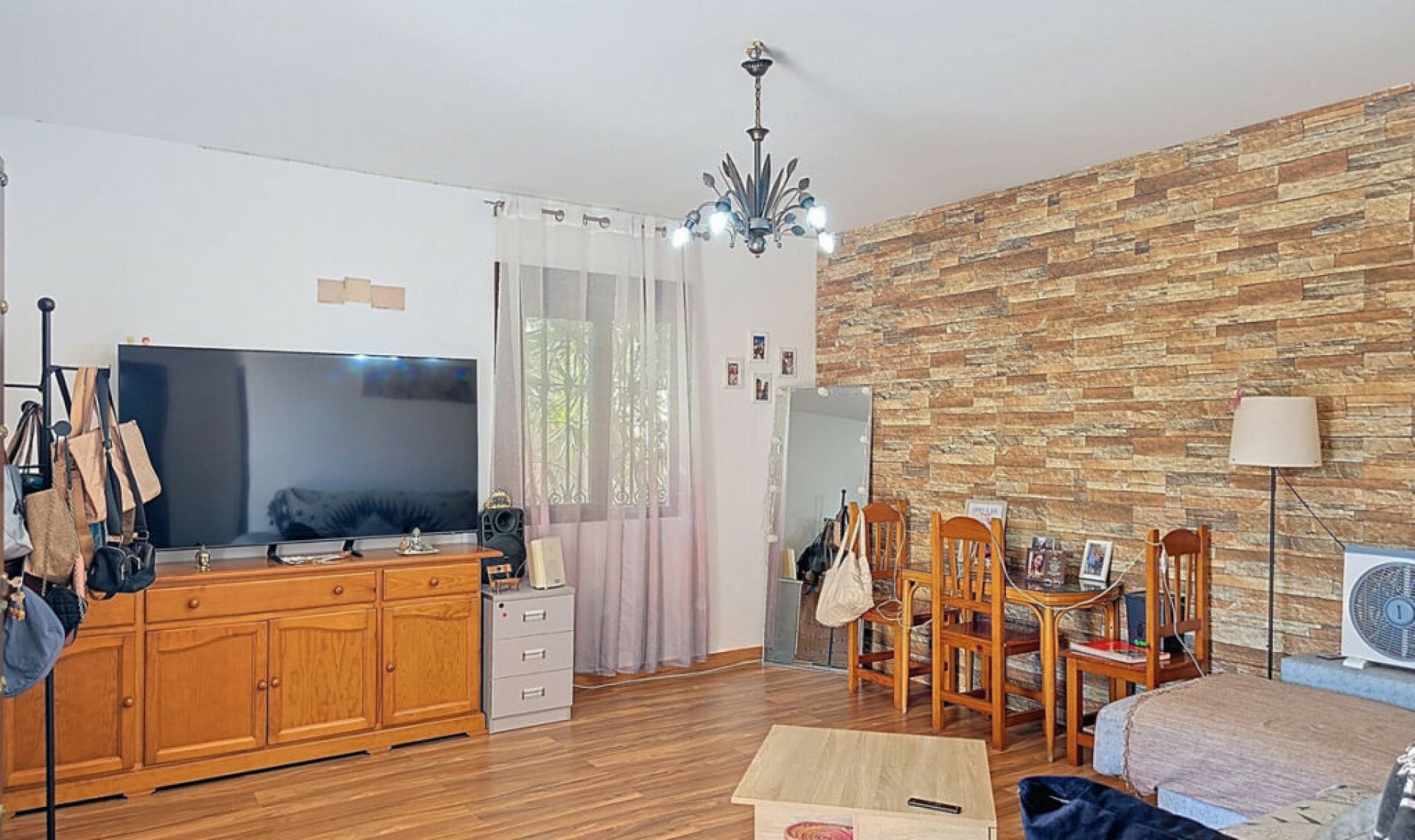 Resale - House -
Almayate