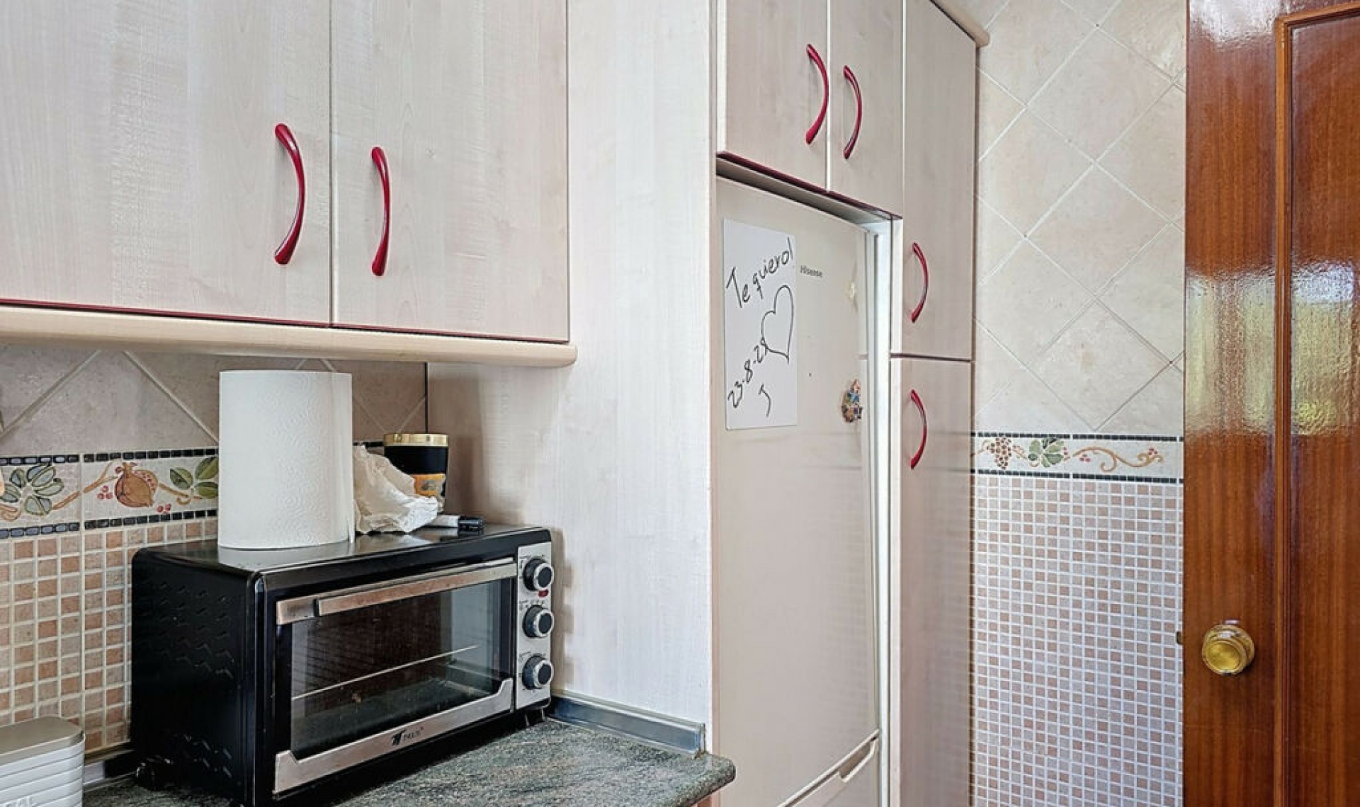 Resale - House -
Almayate