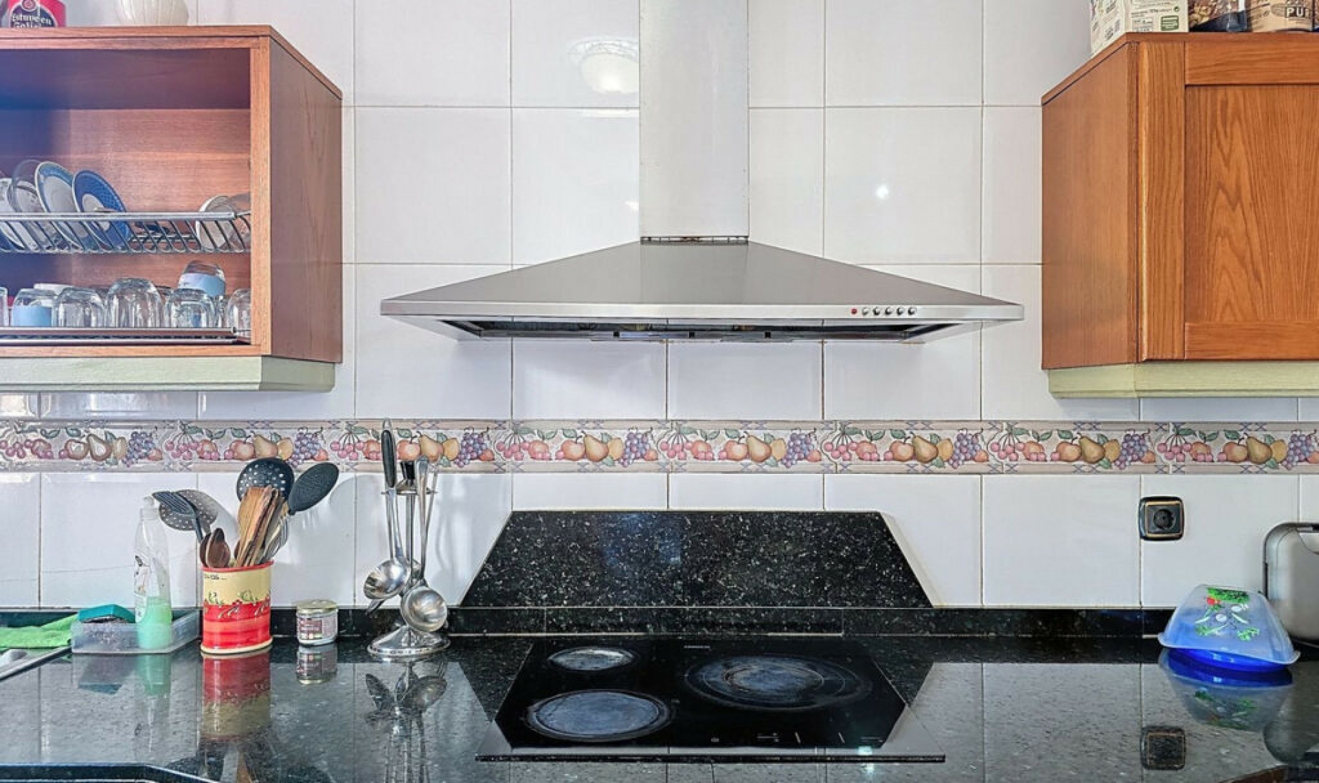 Resale - House -
Almayate