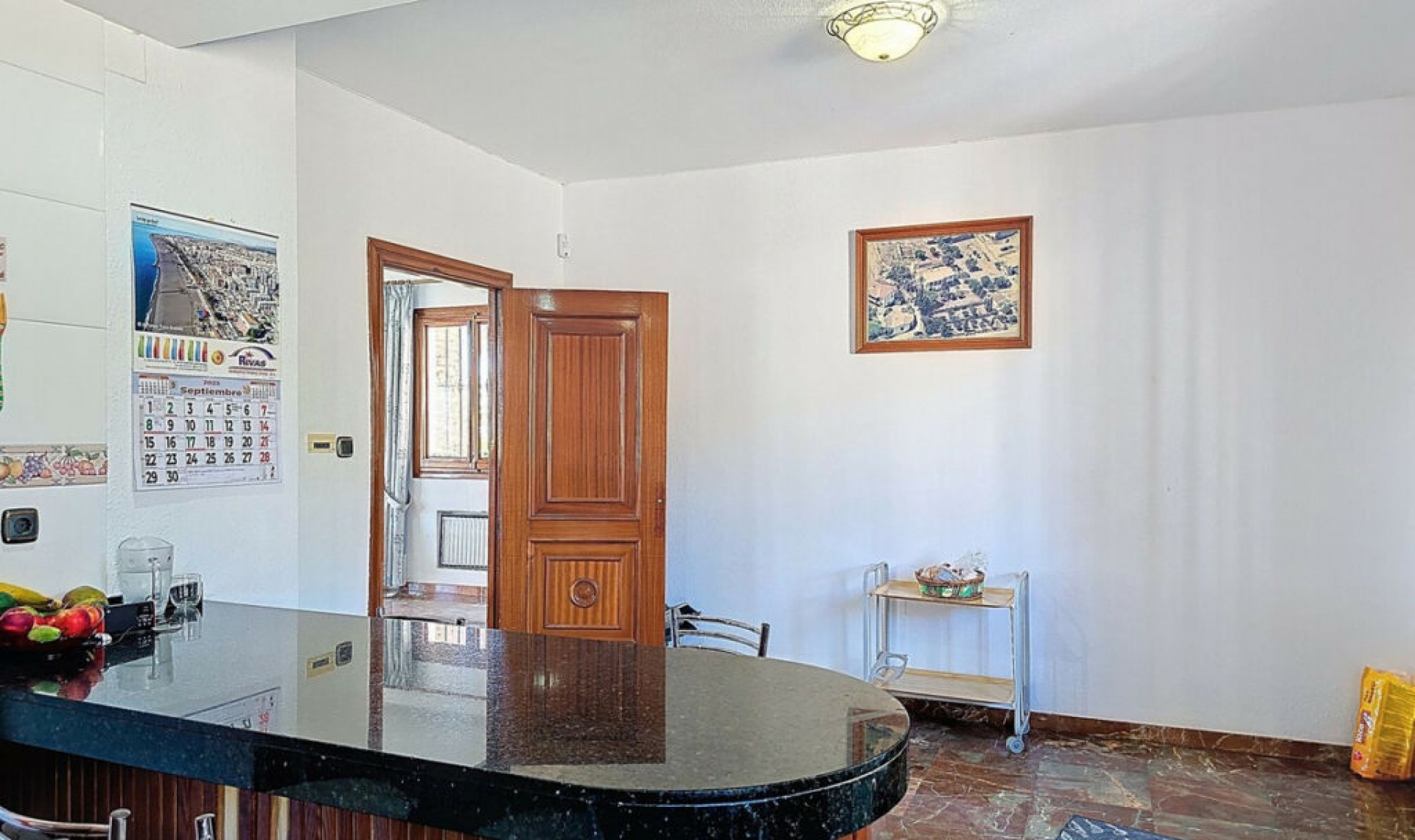 Resale - House -
Almayate