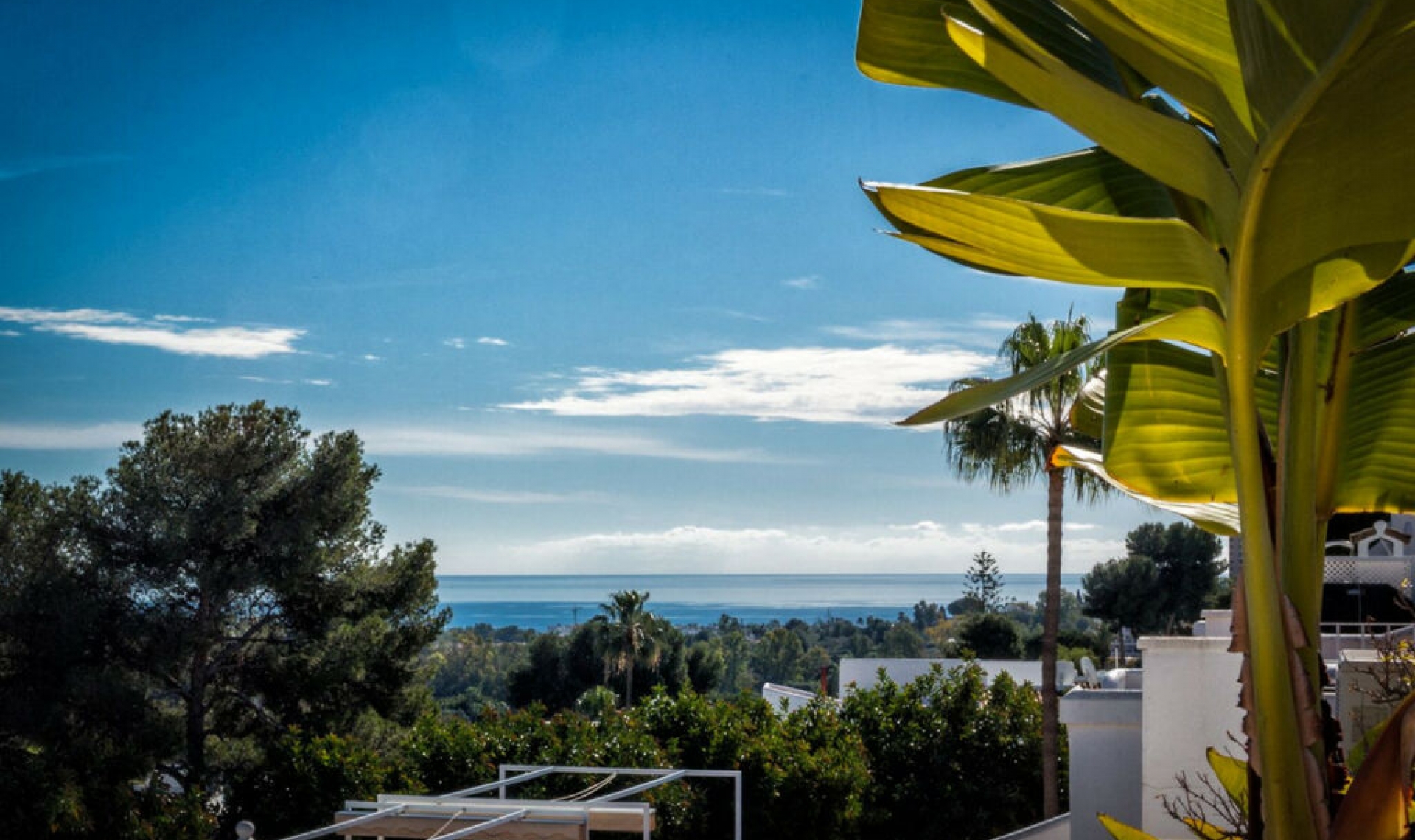 Resale - House -
Aloha