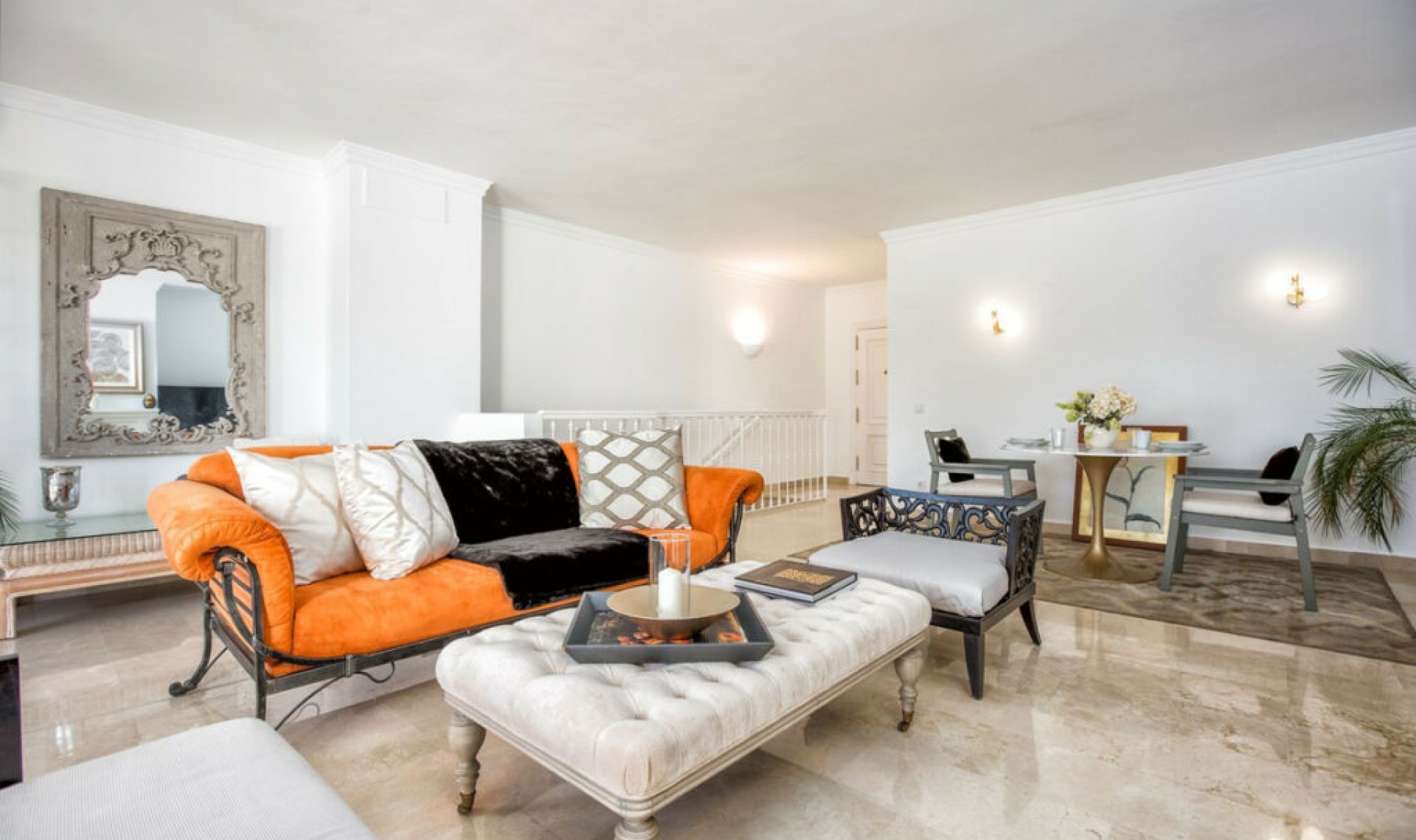 Resale - House -
Aloha