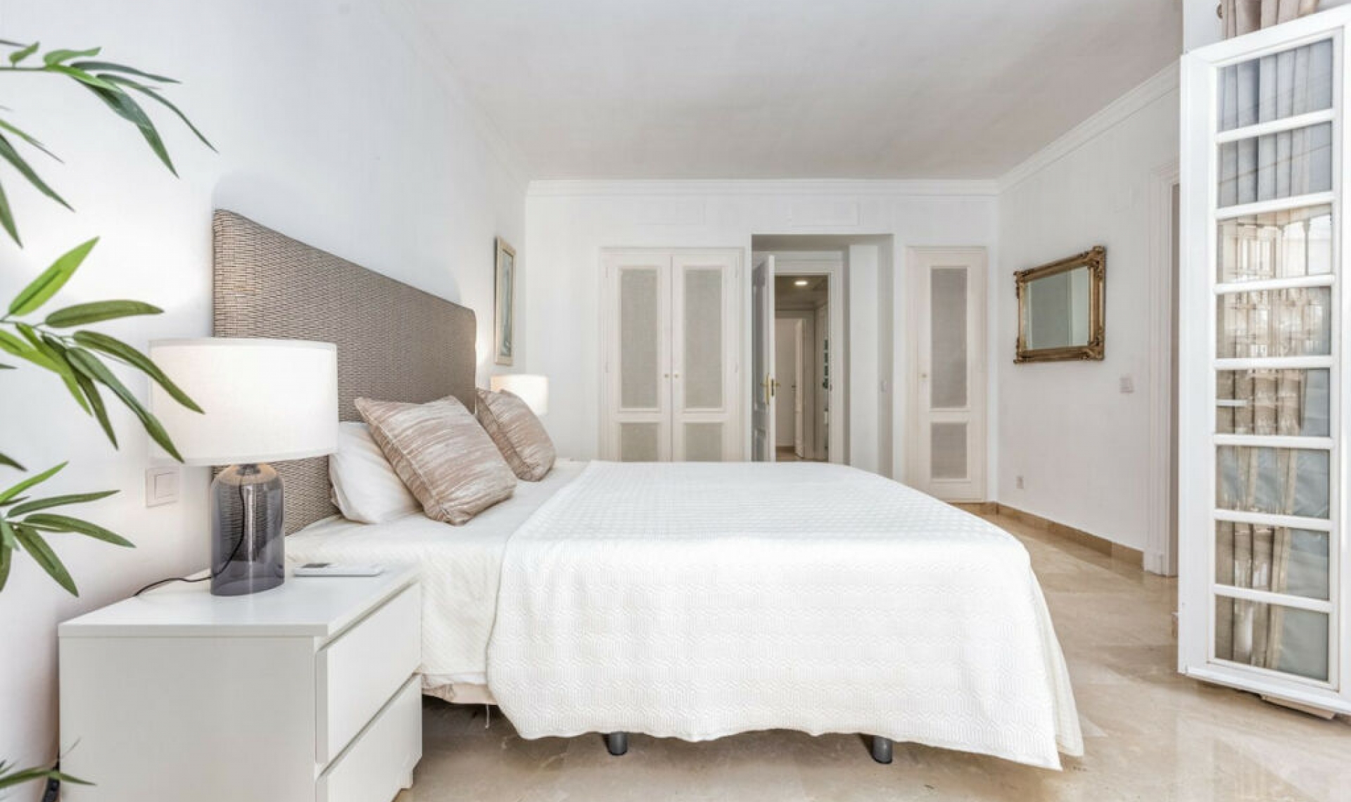 Resale - House -
Aloha