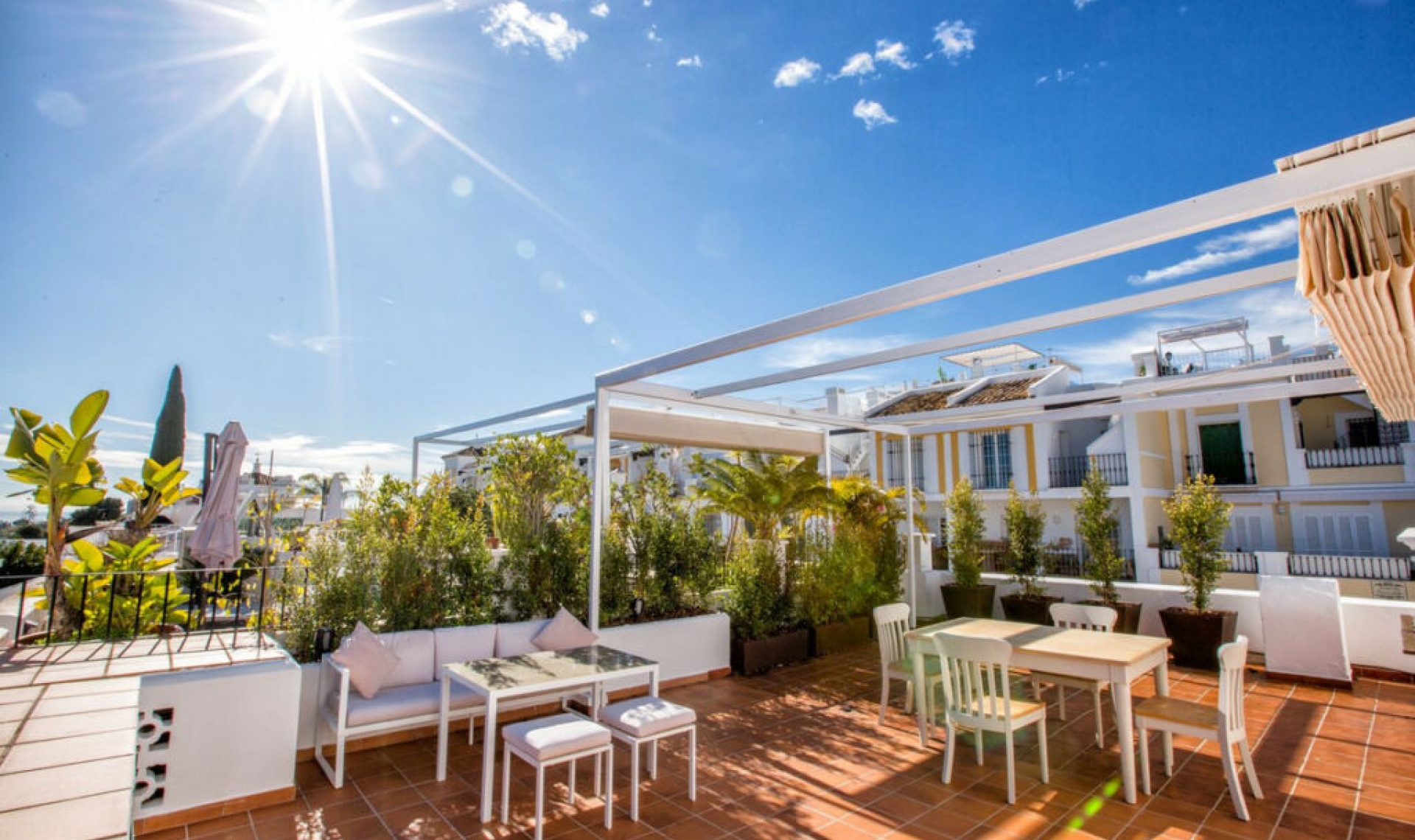 Resale - House -
Aloha