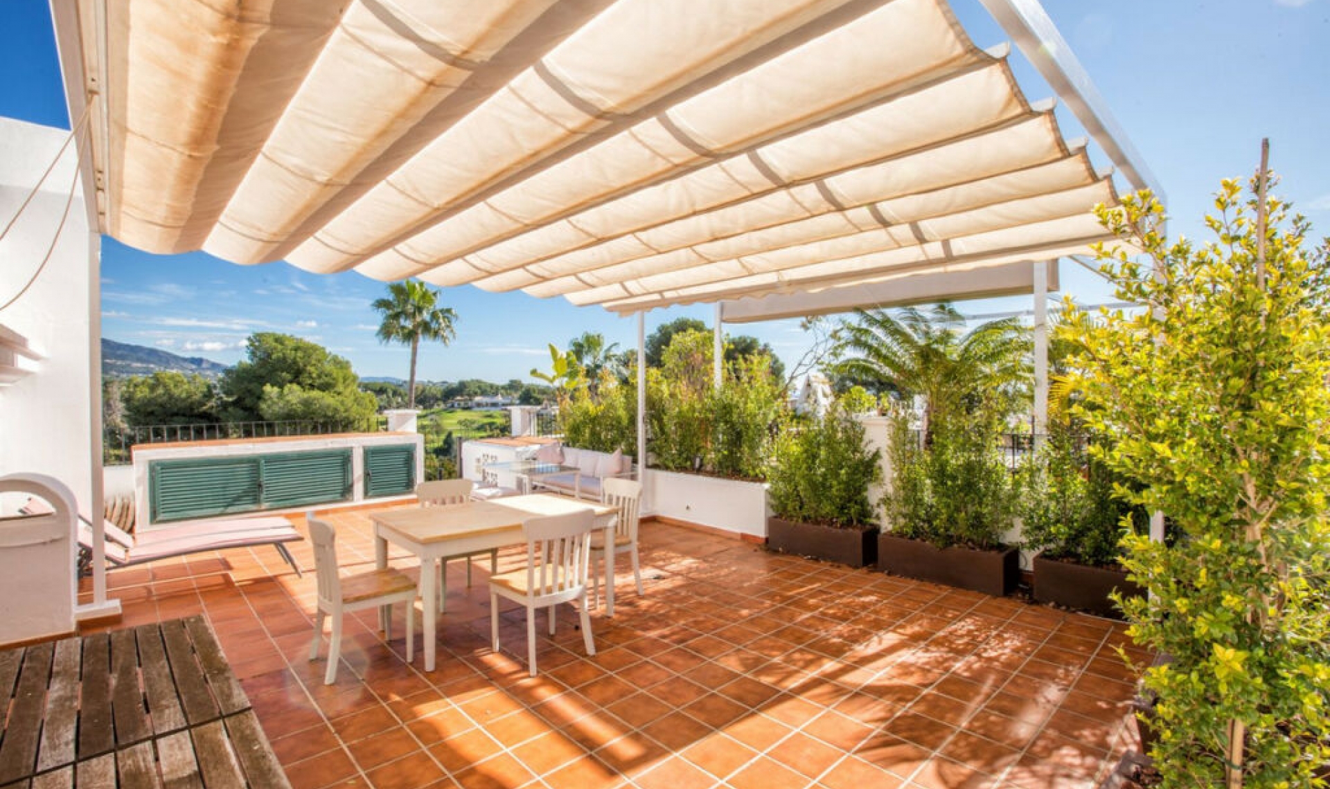 Resale - House -
Aloha