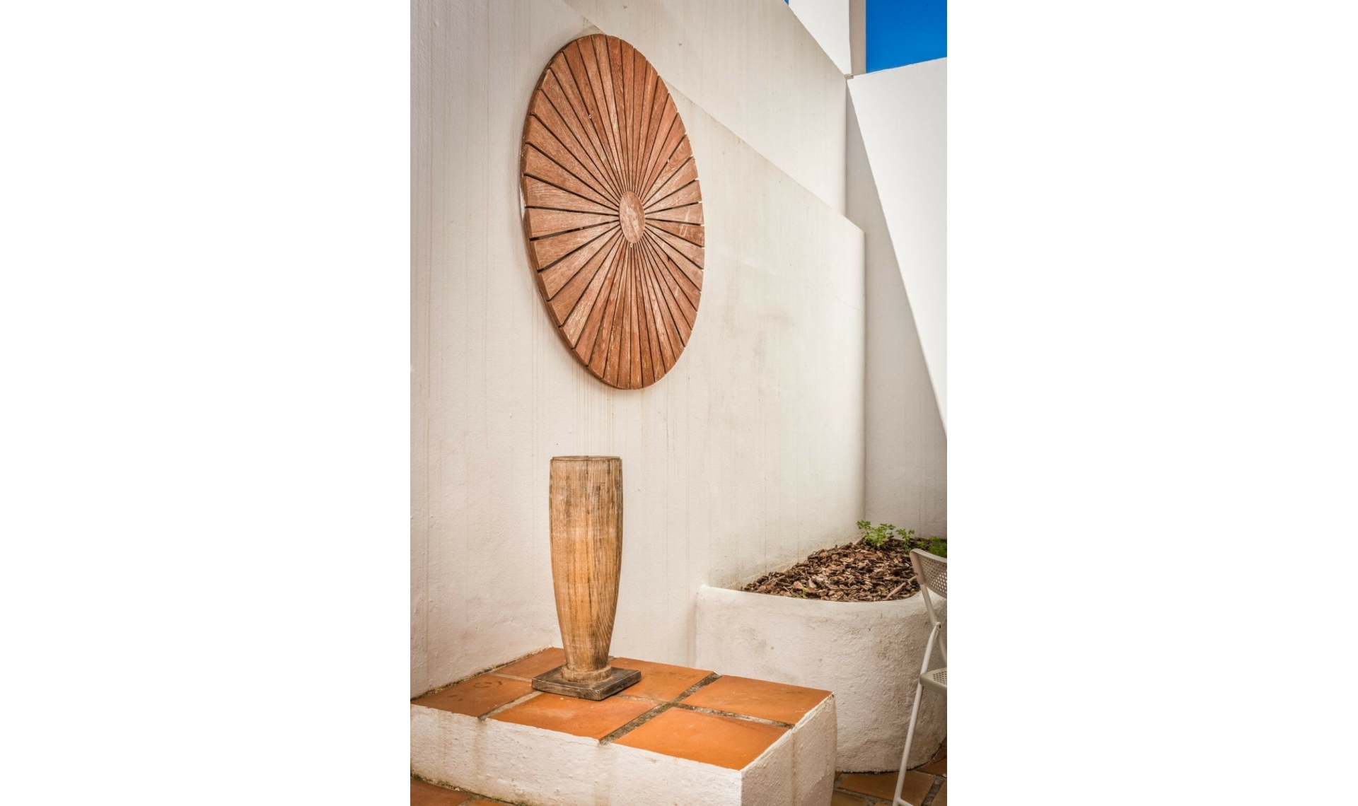 Resale - House -
Aloha