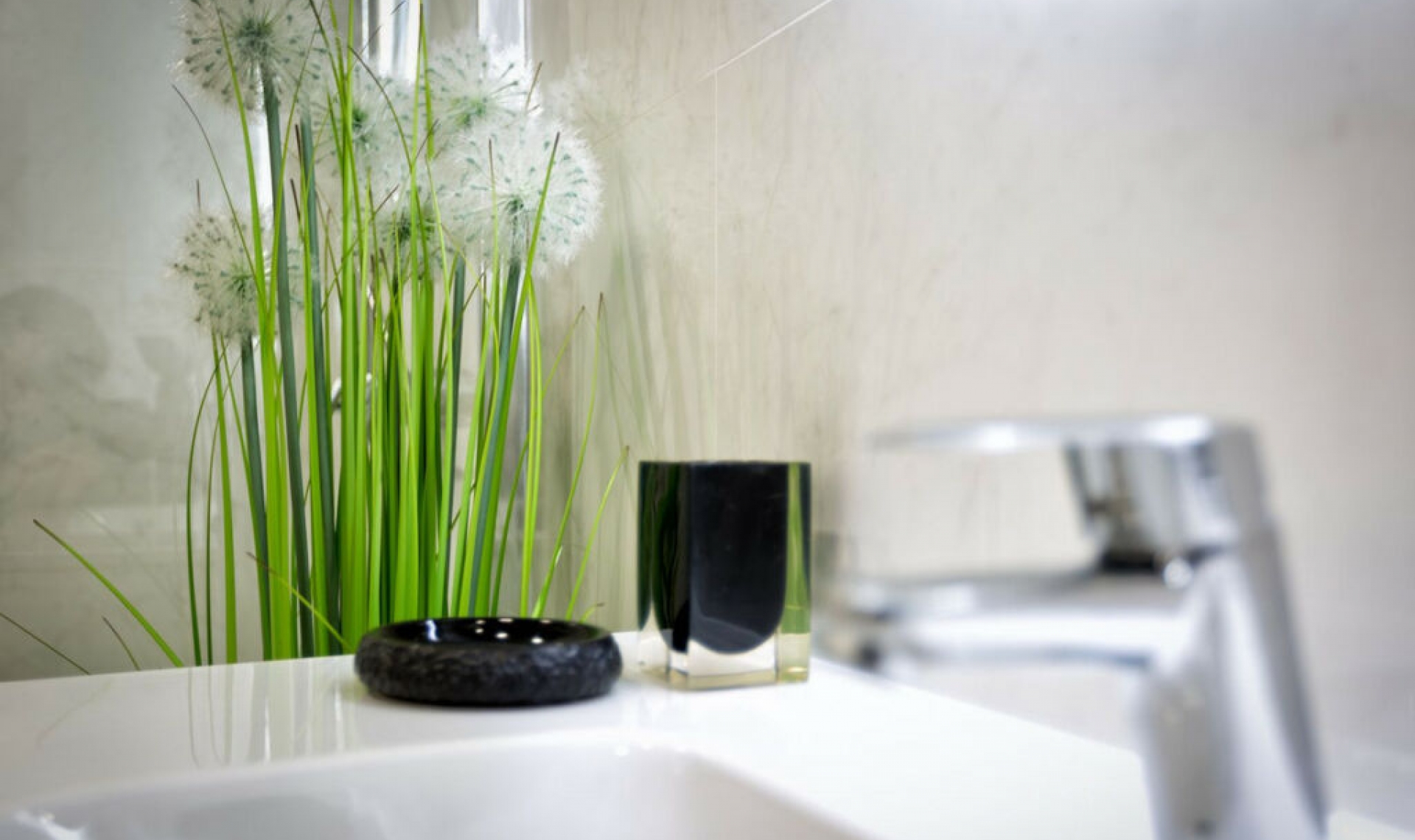 Resale - House -
Aloha