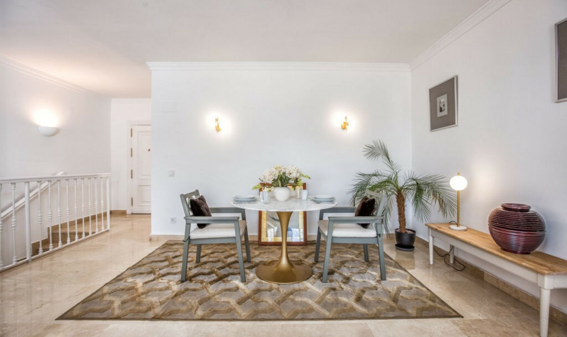 Resale - House -
Aloha