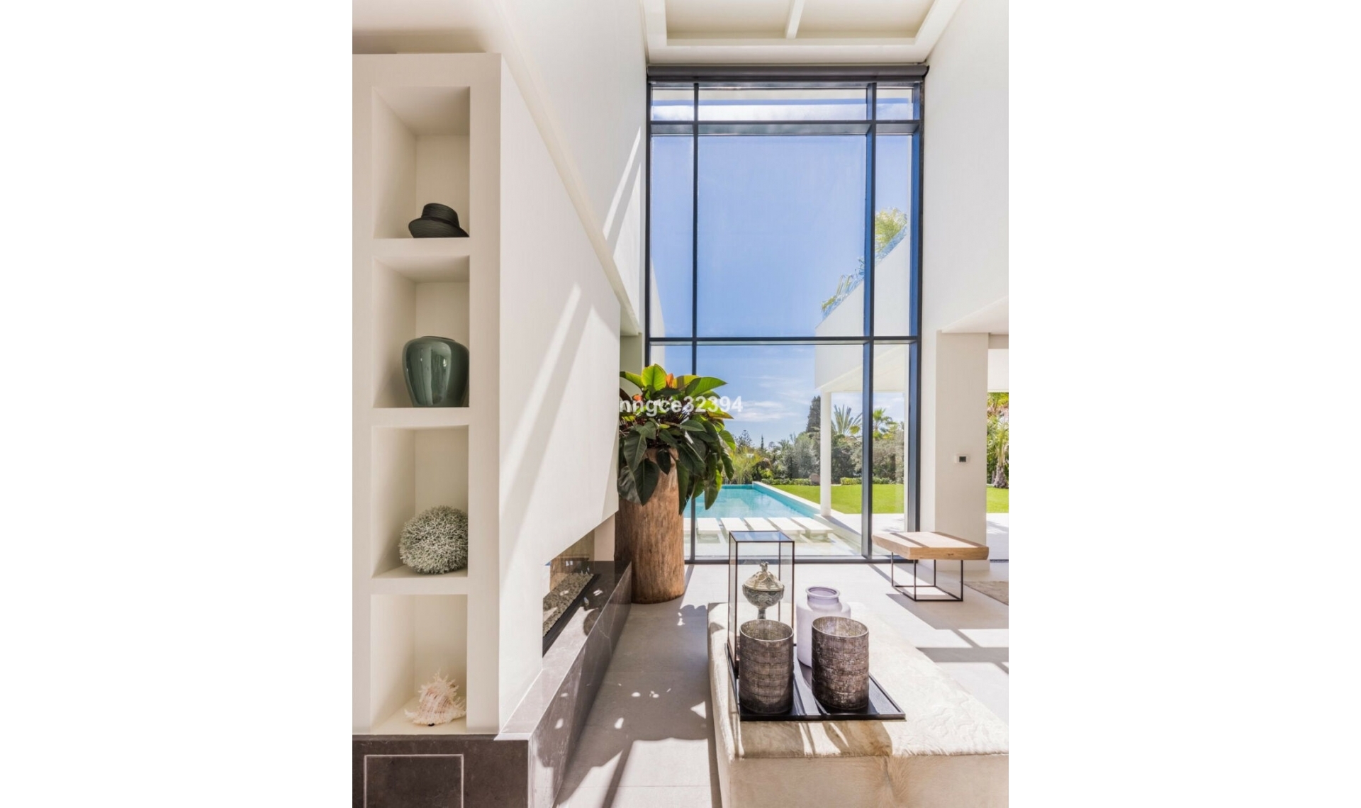 Resale - House -
Aloha