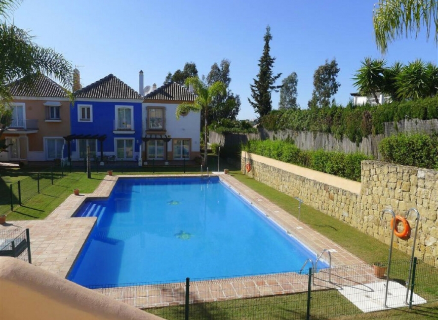 Resale - House -
Aloha