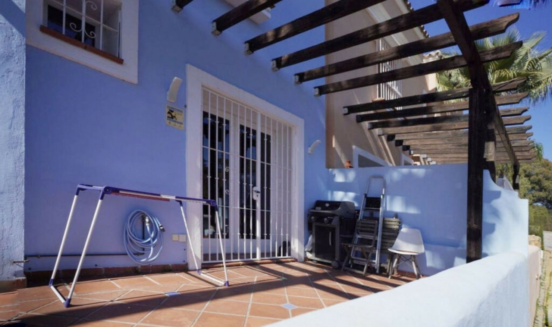 Resale - House -
Aloha