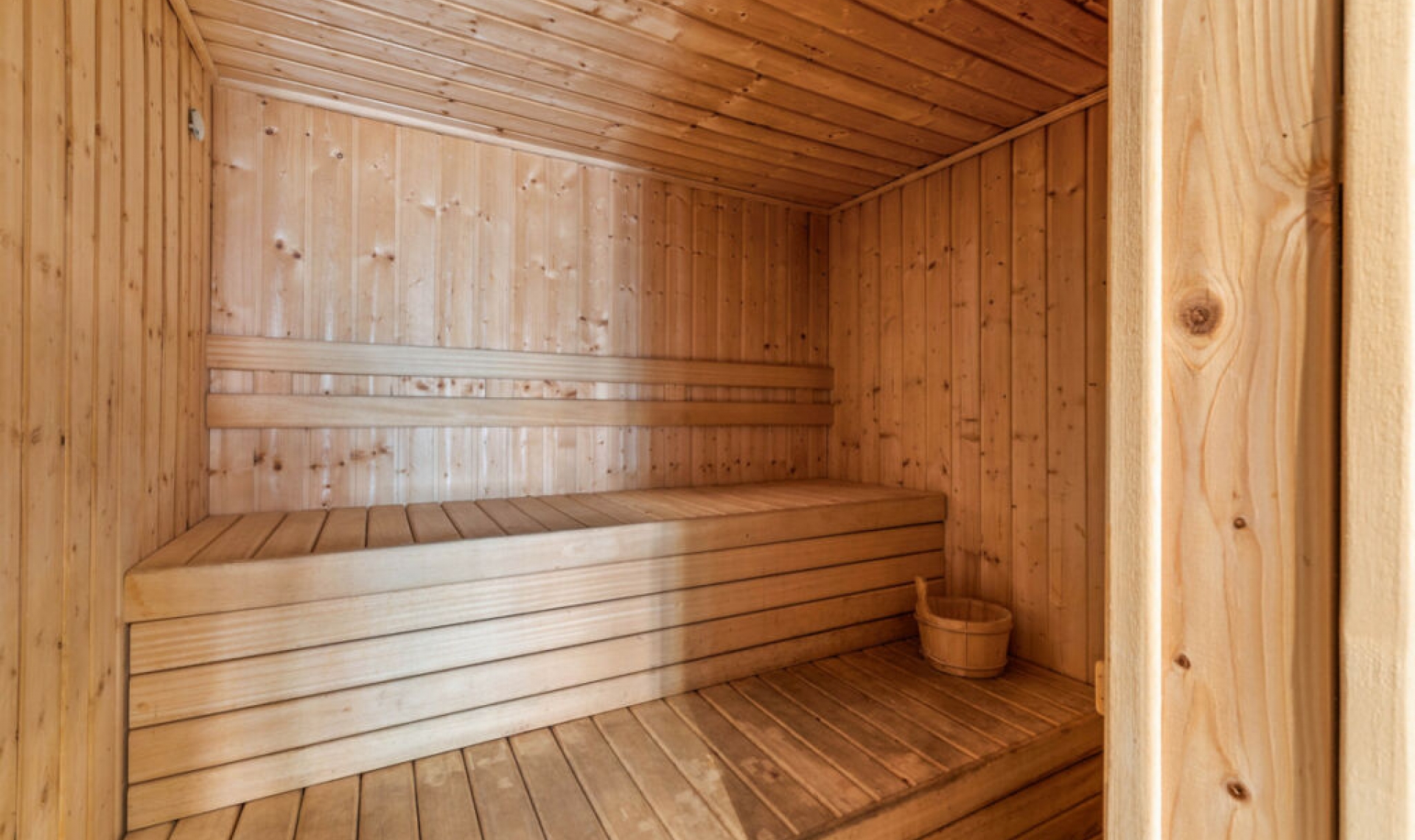 Resale - House -
Aloha