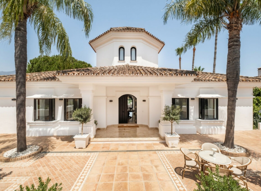 Resale - House -
Aloha