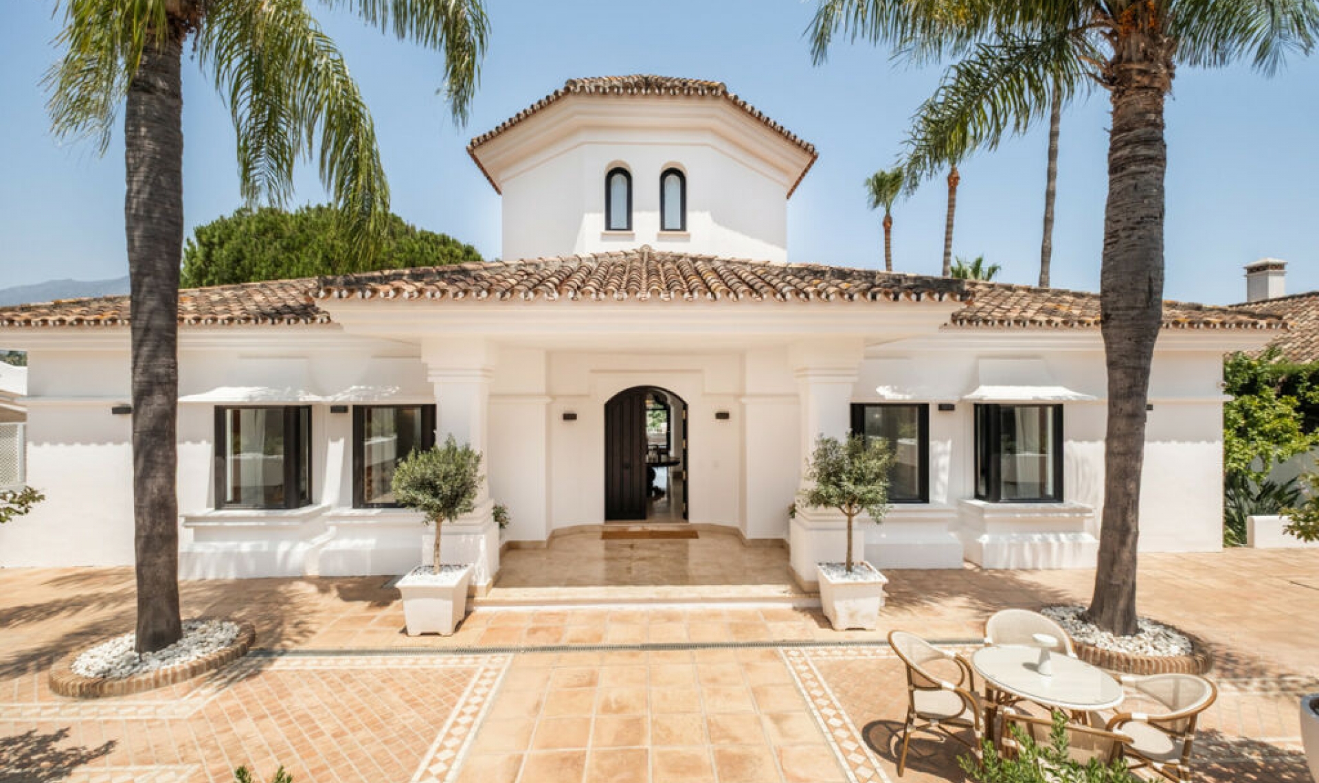 Resale - House -
Aloha