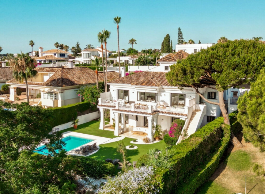 Resale - House -
Aloha