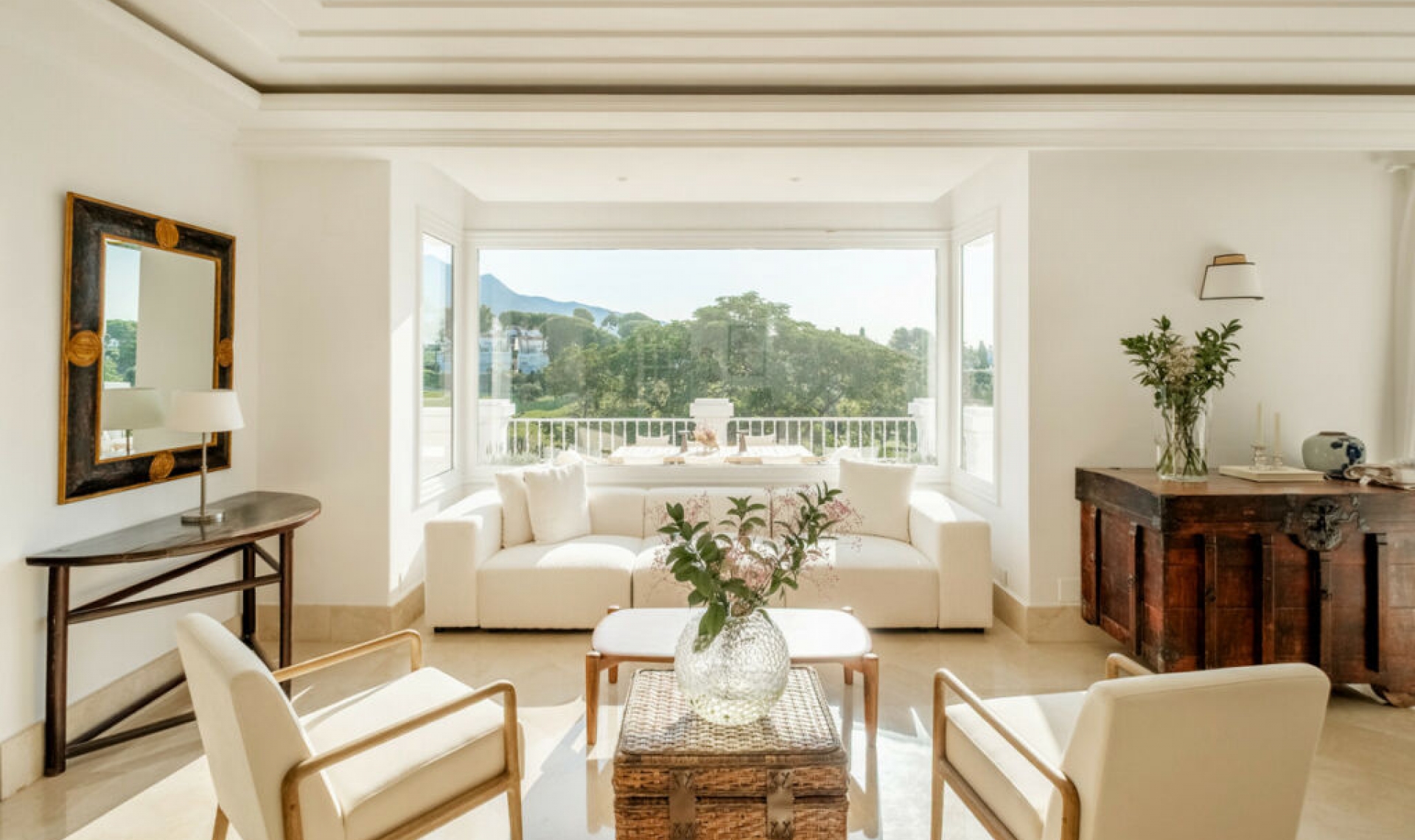 Resale - House -
Aloha