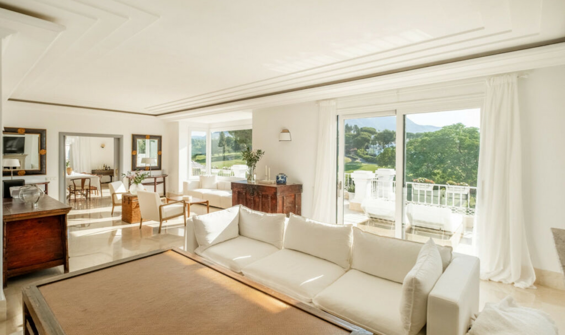 Resale - House -
Aloha