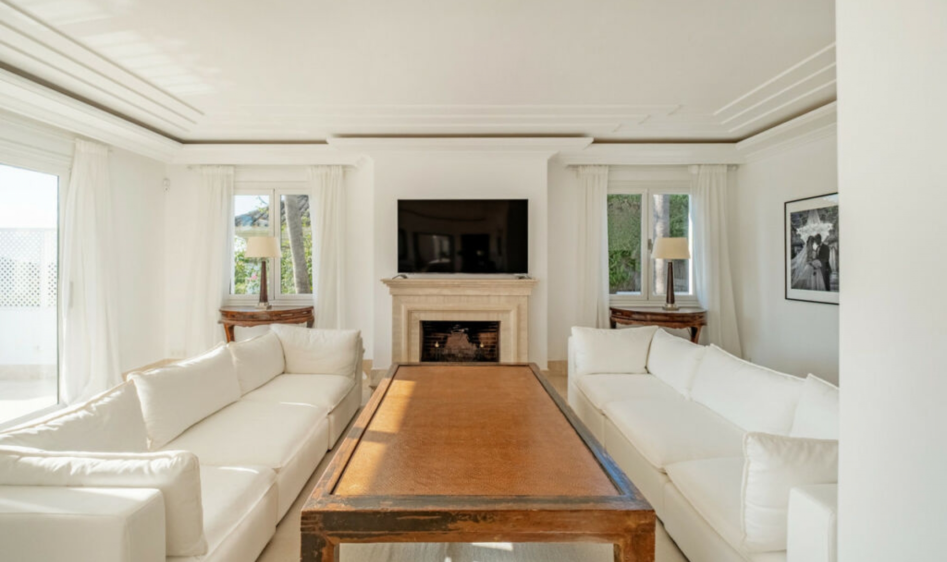 Resale - House -
Aloha