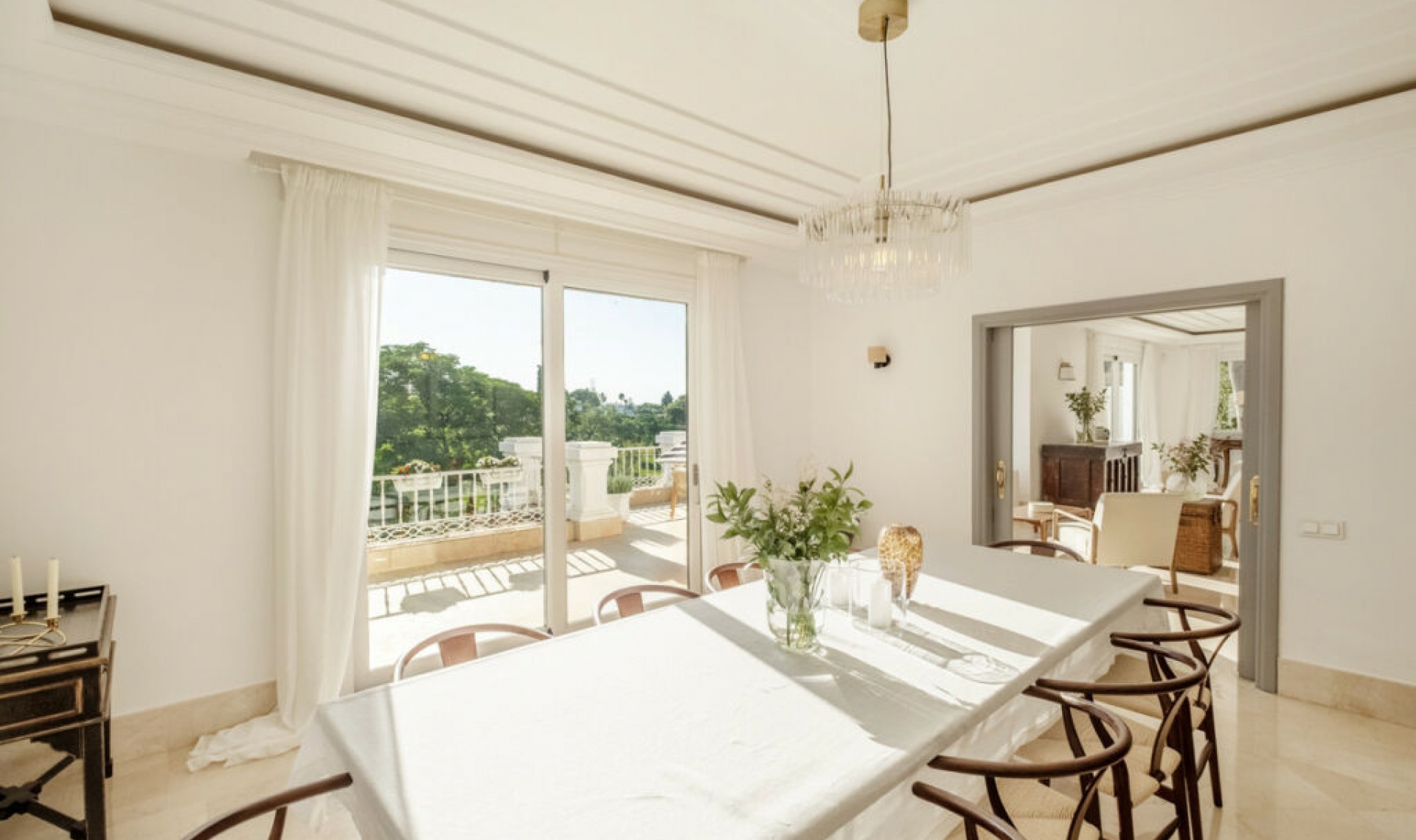 Resale - House -
Aloha