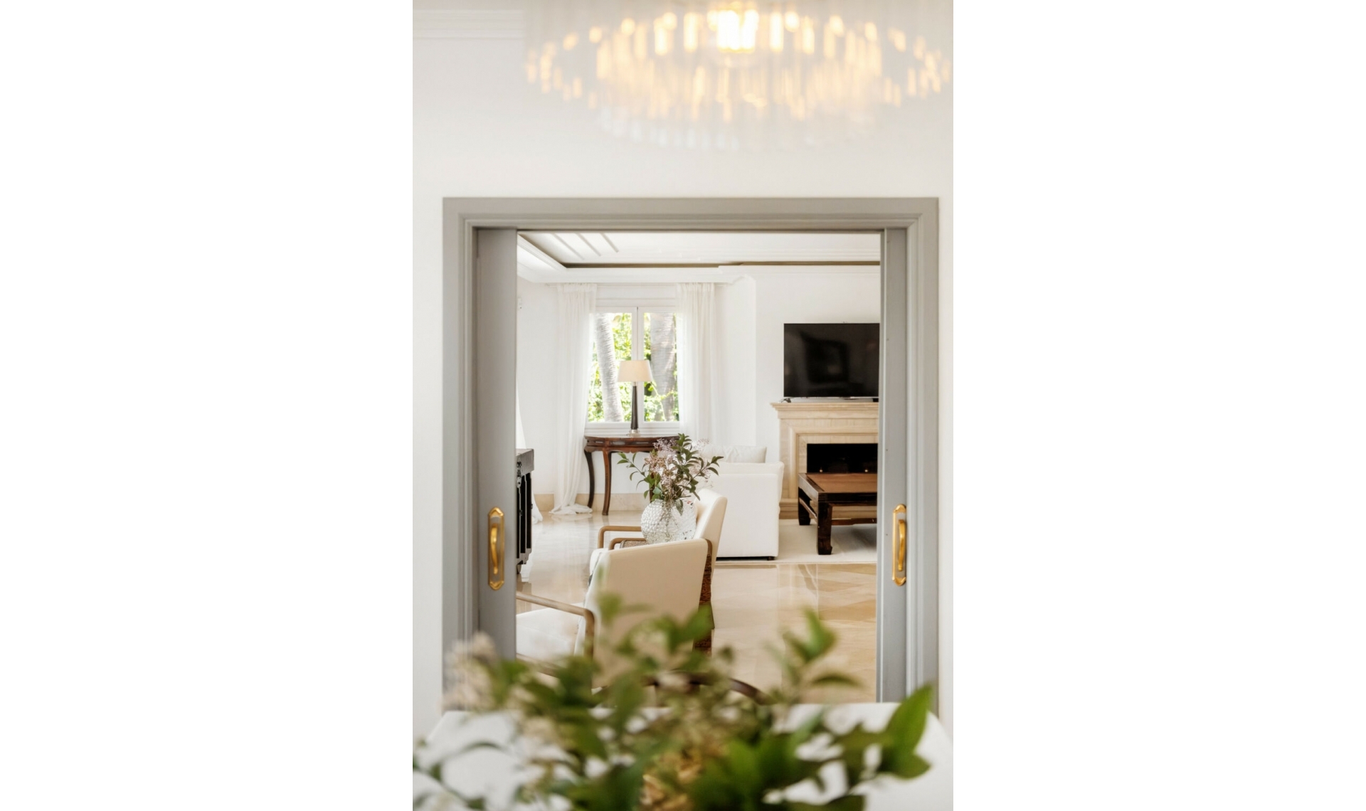 Resale - House -
Aloha