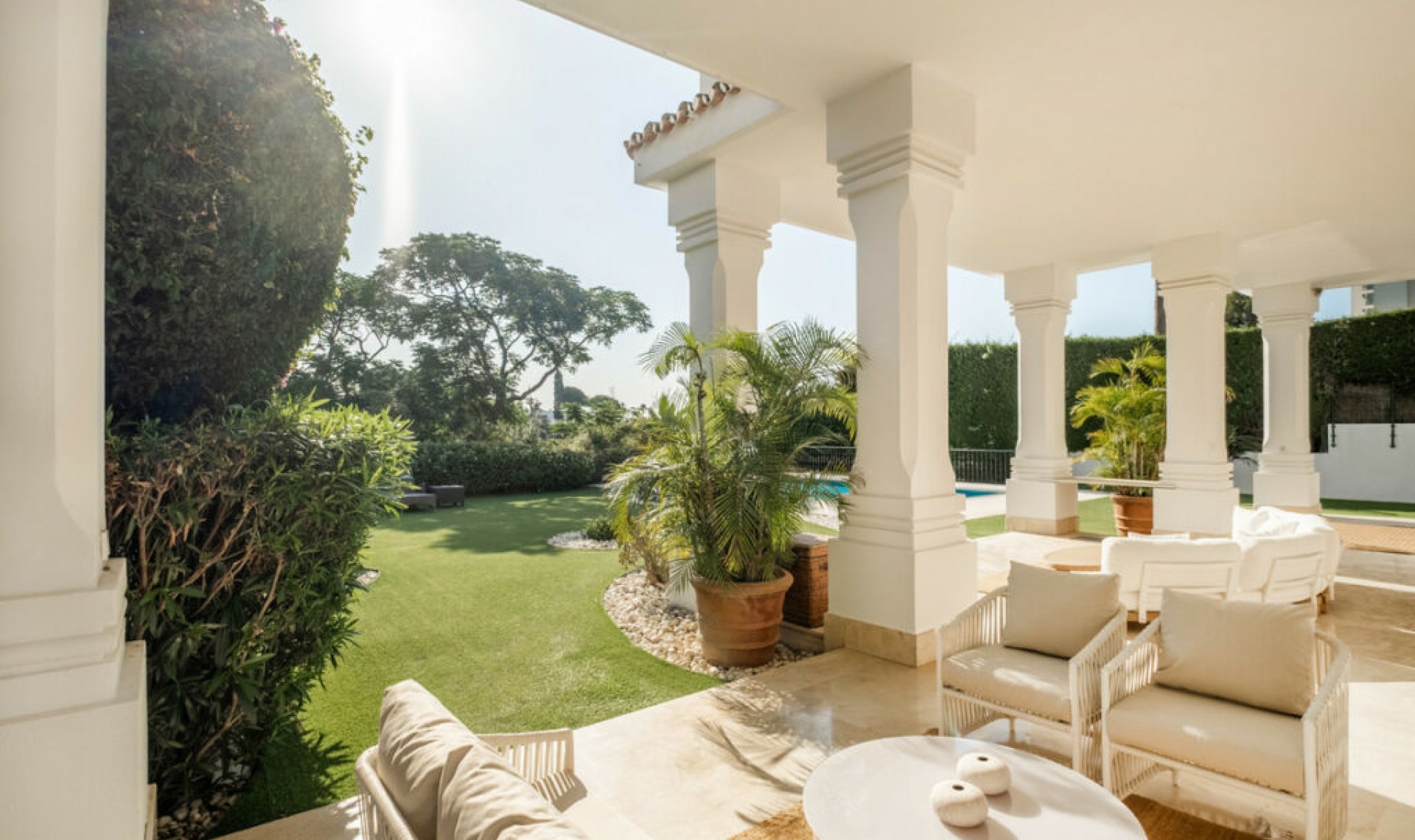 Resale - House -
Aloha