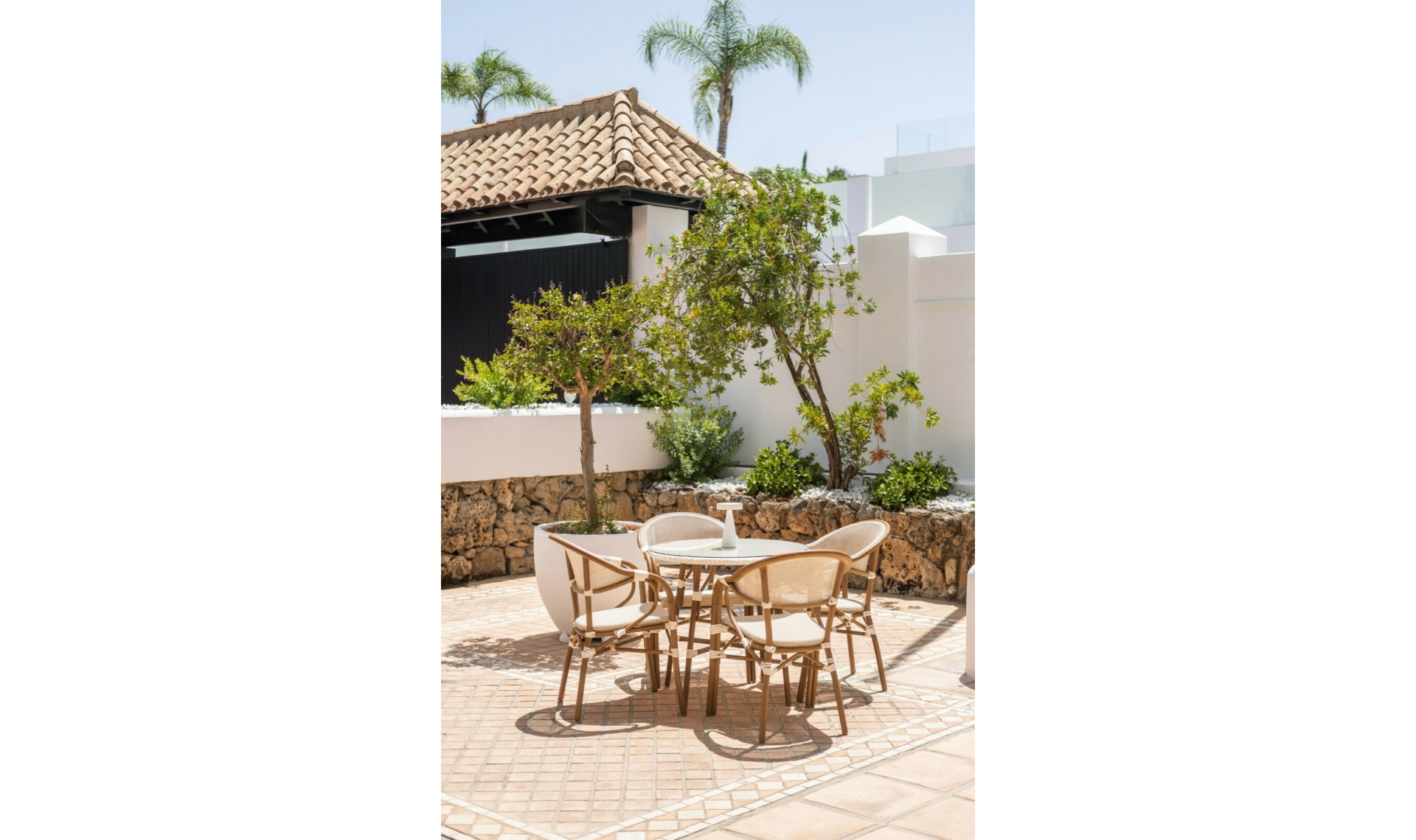 Resale - House -
Aloha