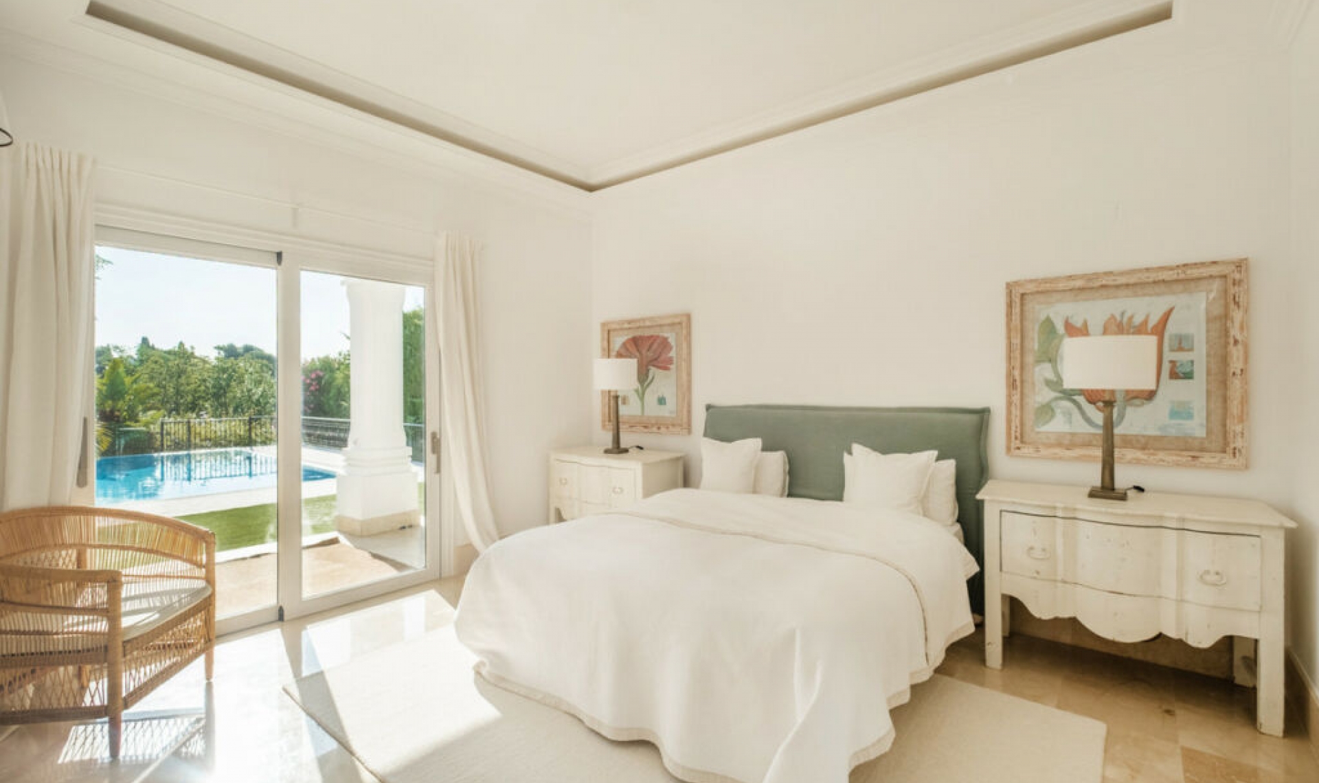 Resale - House -
Aloha