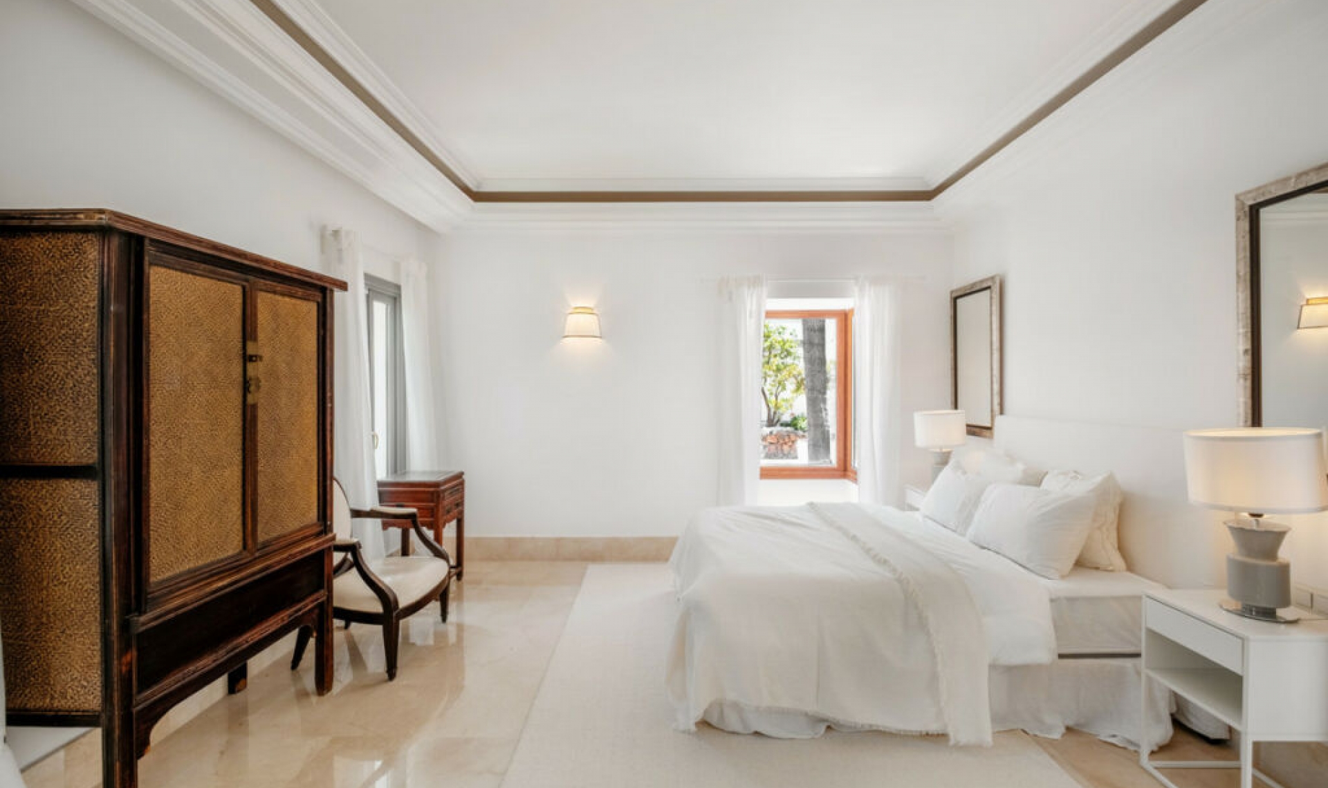 Resale - House -
Aloha