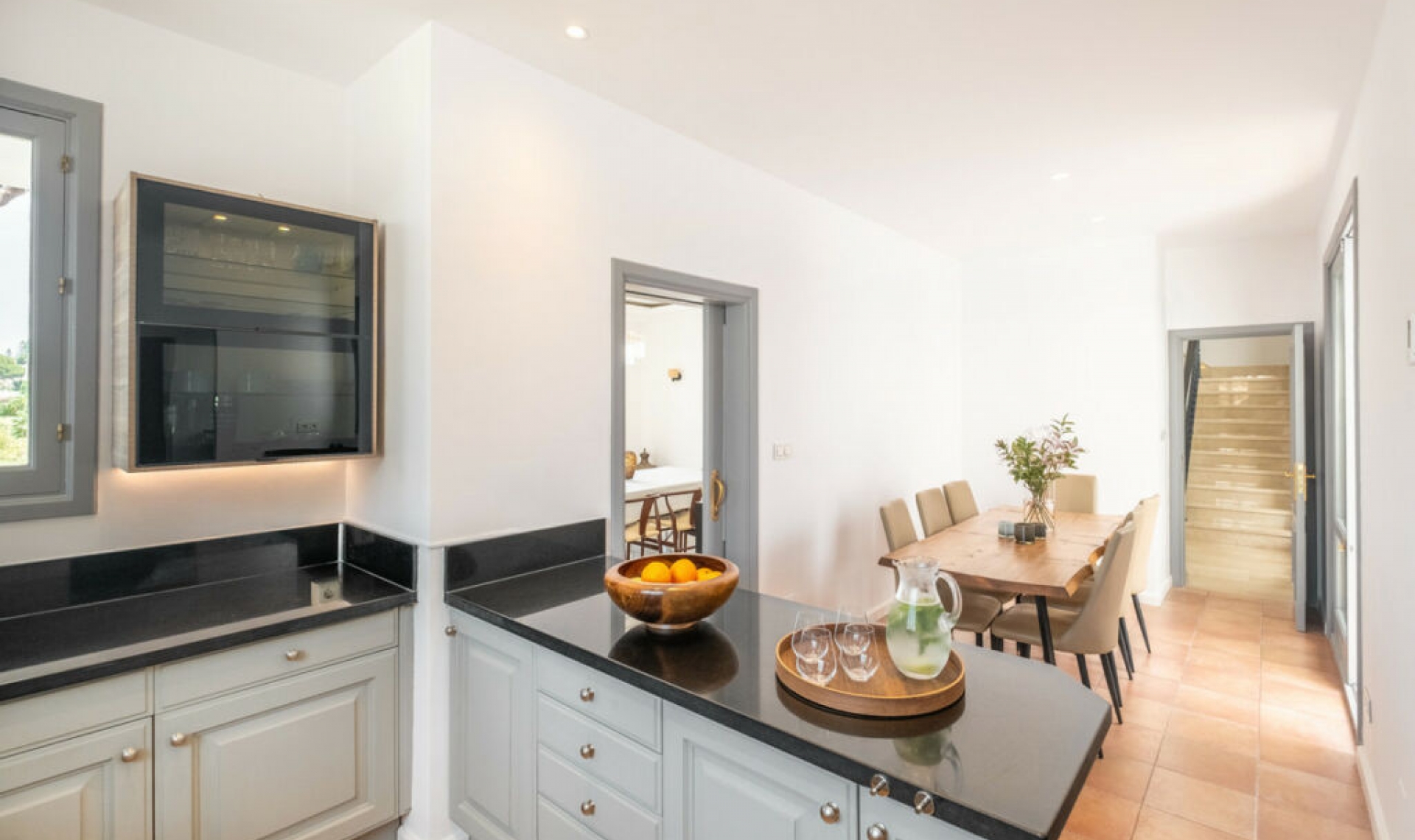 Resale - House -
Aloha