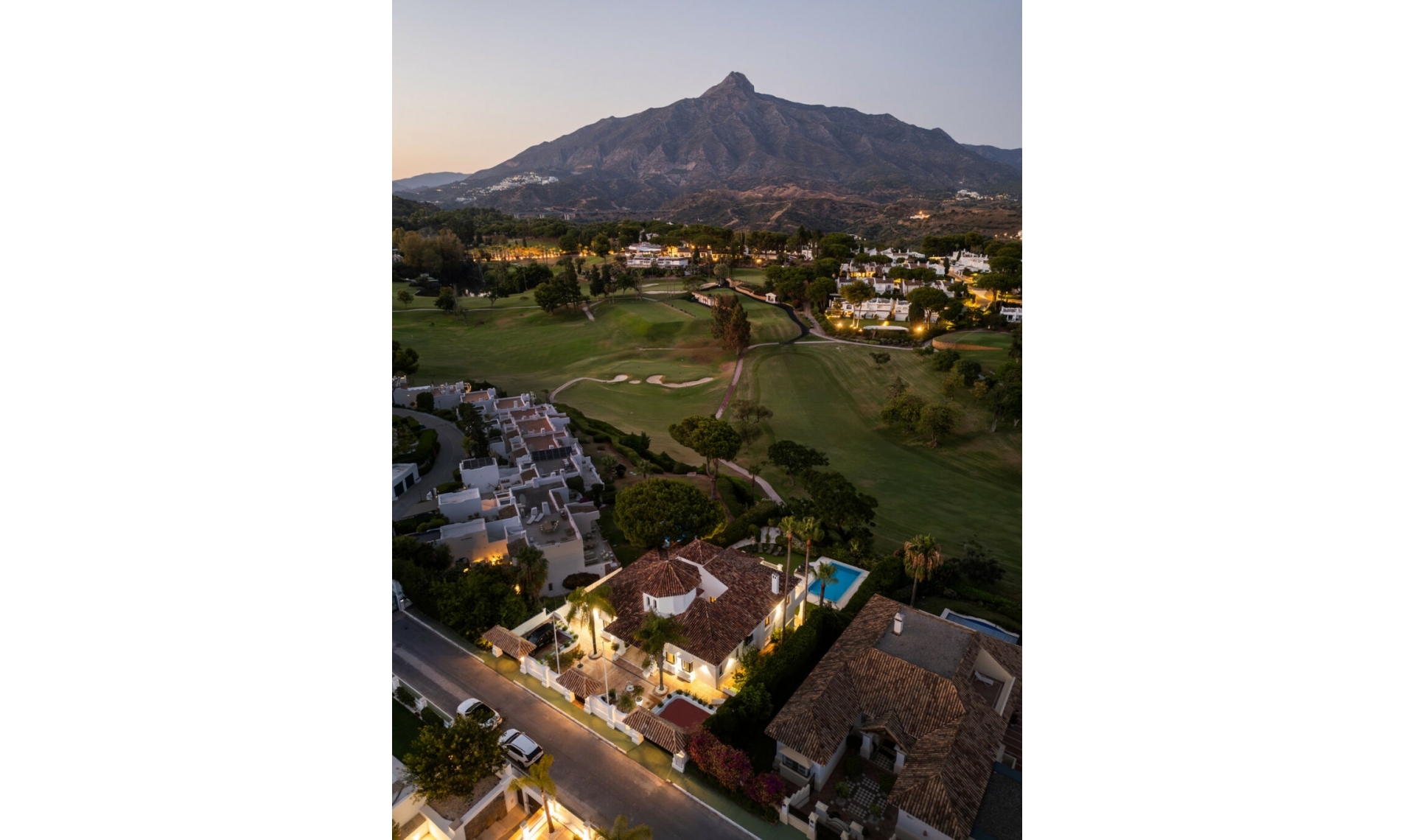 Resale - House -
Aloha